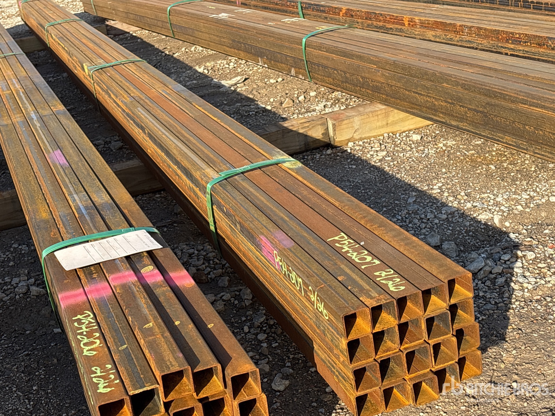 General Appearance with Foto, angolo anteriore sinistro