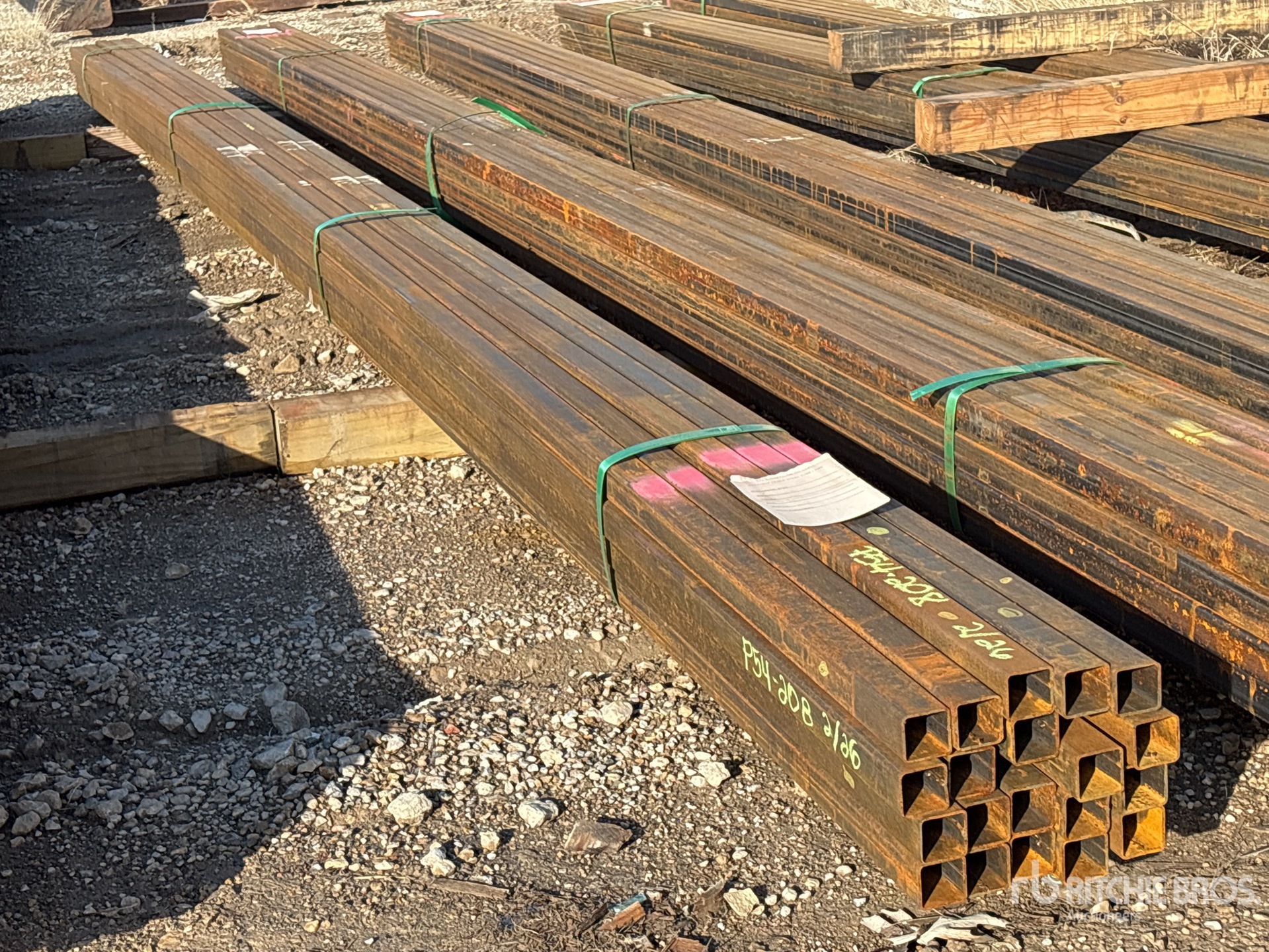 General Appearance with Foto, angolo anteriore sinistro