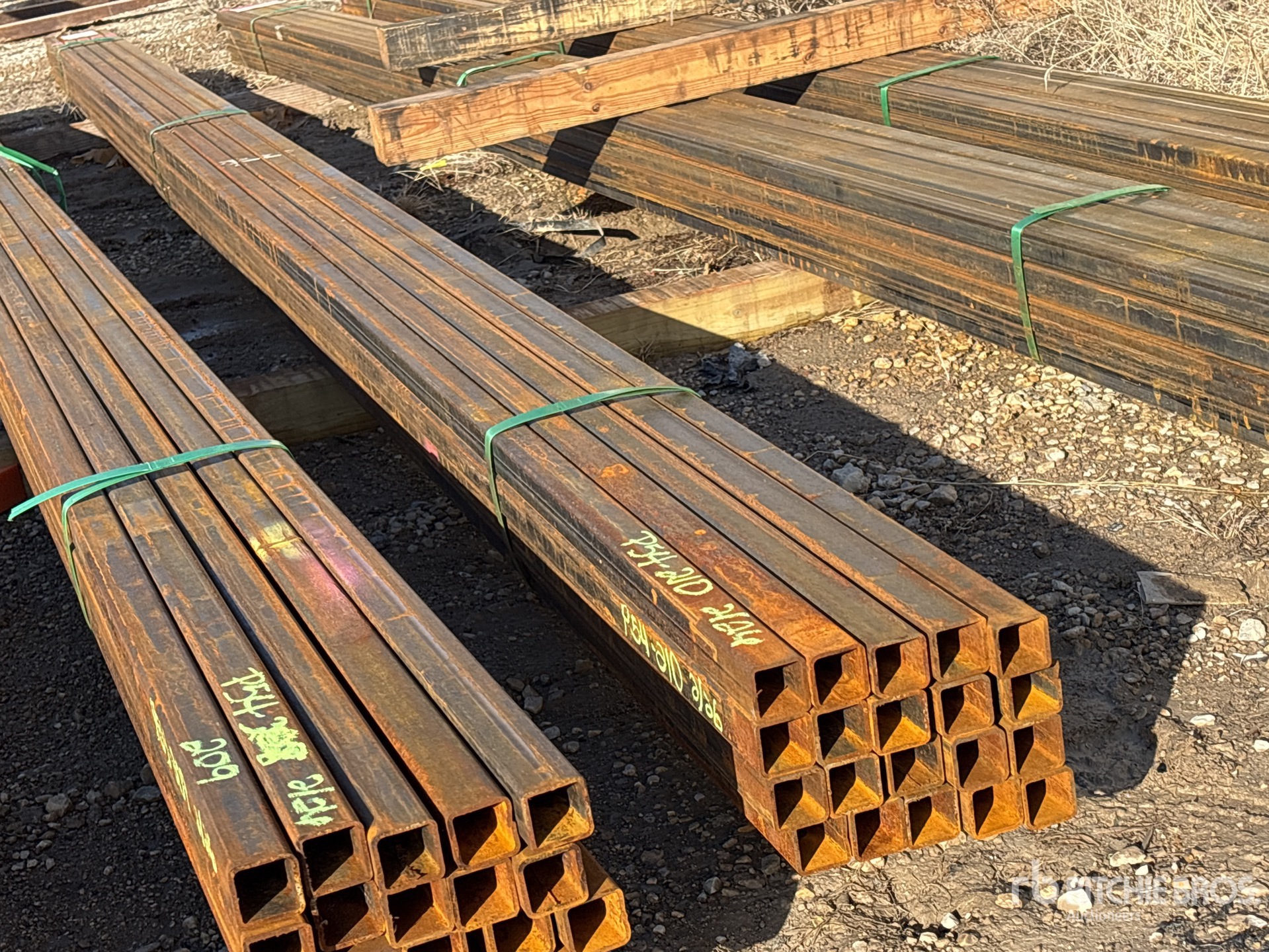 General Appearance with Foto, angolo anteriore sinistro