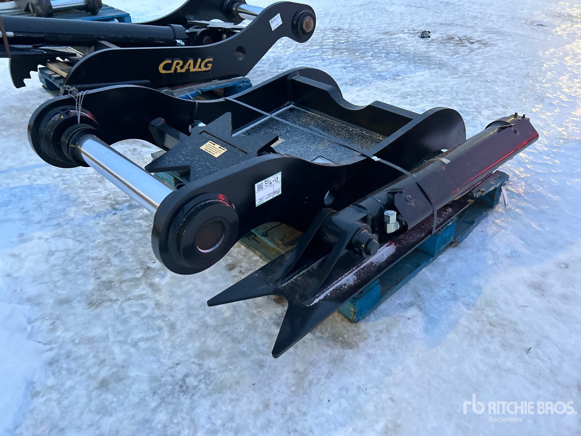 Aspect général with Image, coin arrière droit