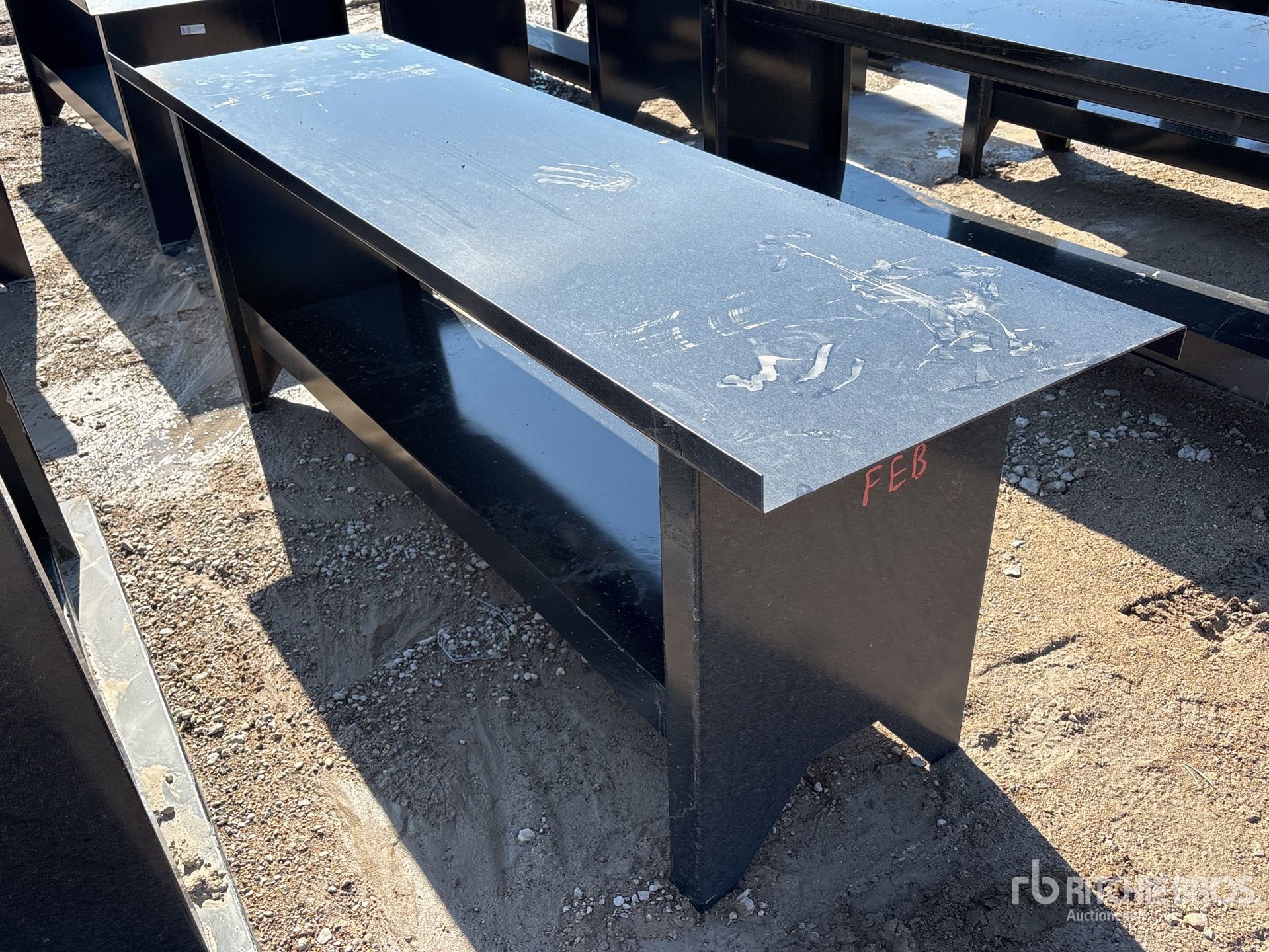 General Appearance with Foto, angolo anteriore sinistro