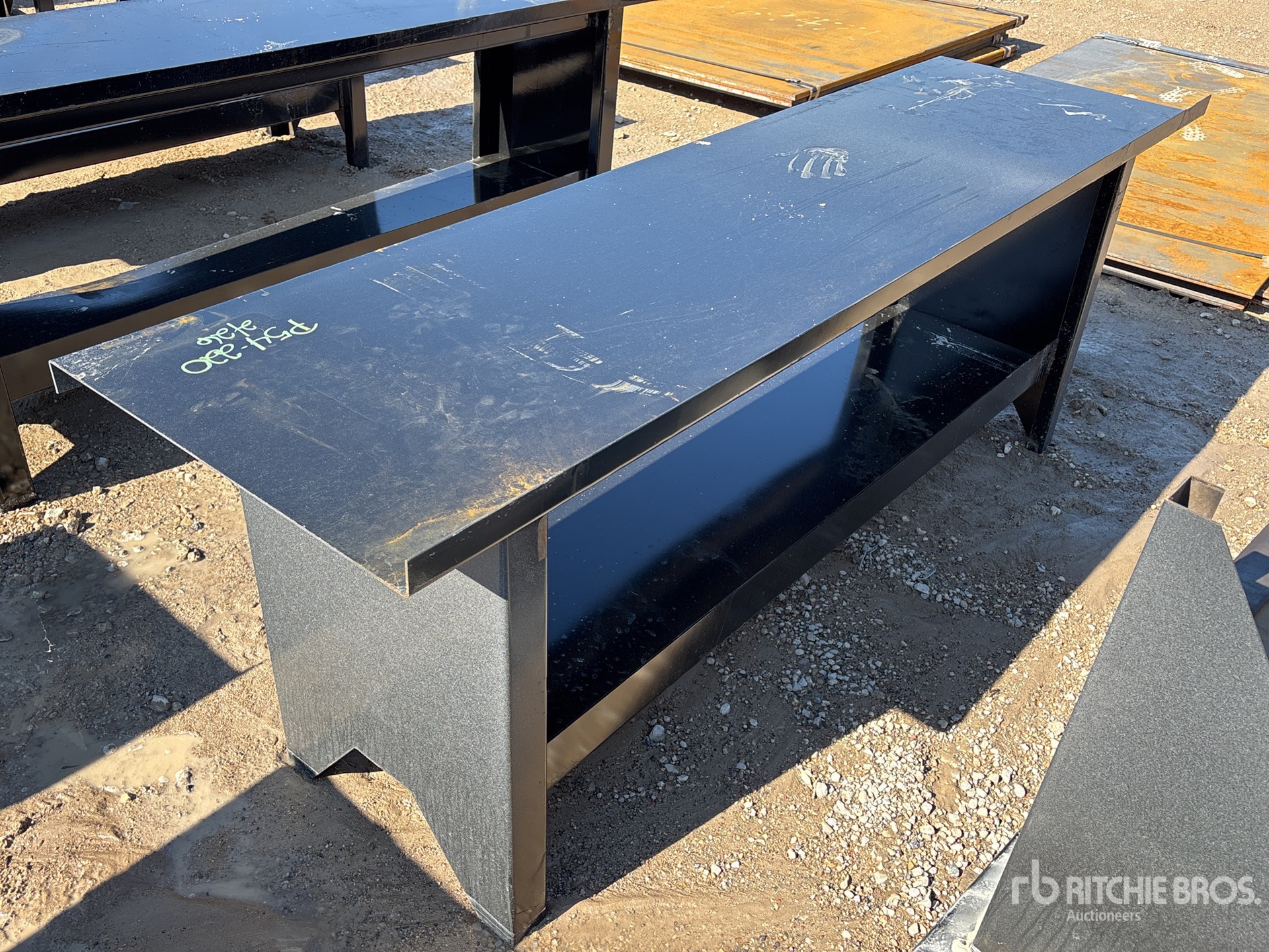 General Appearance with Foto, angolo posteriore sinistro