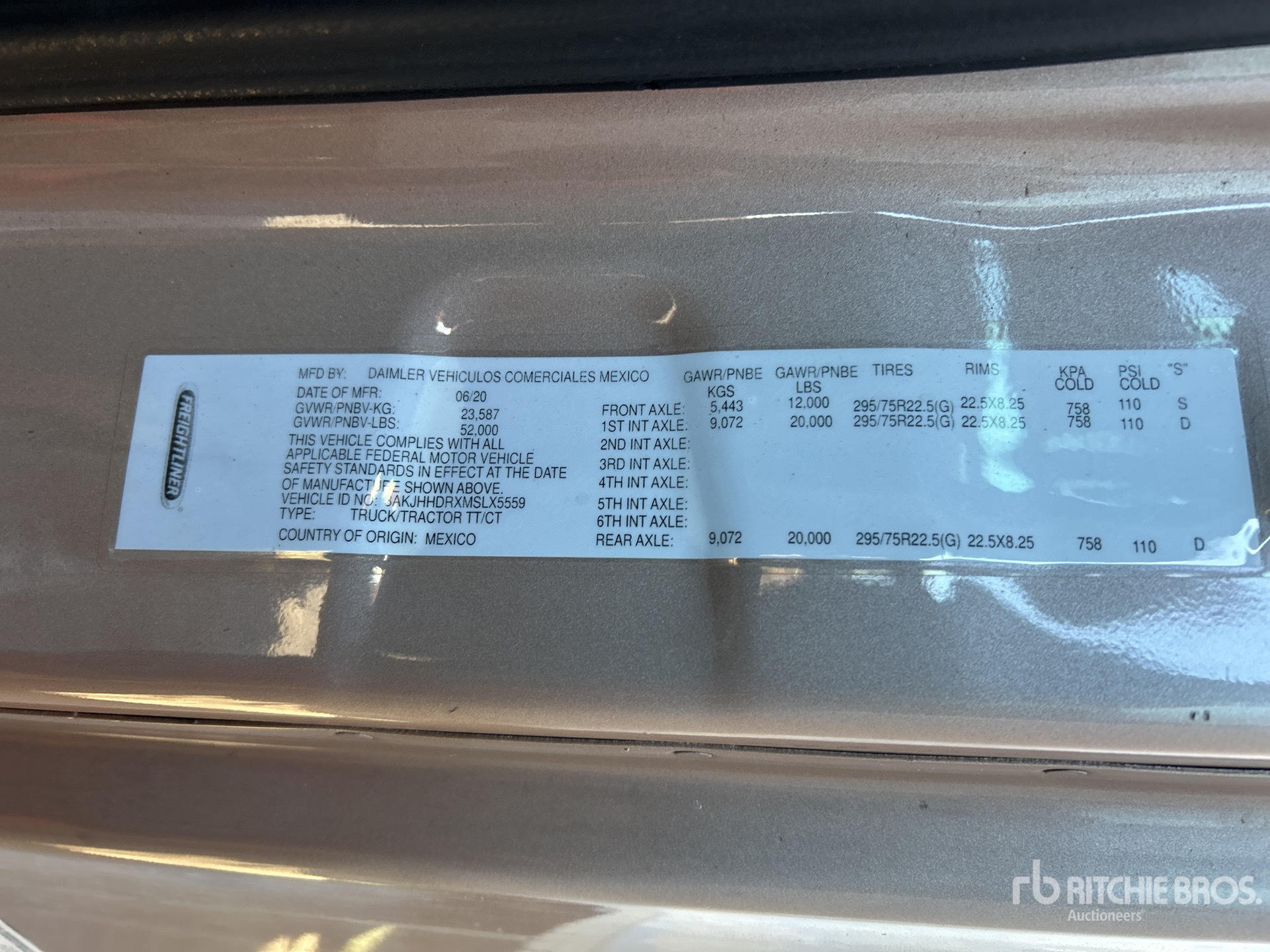 2021 Freightliner CASCADIA 126