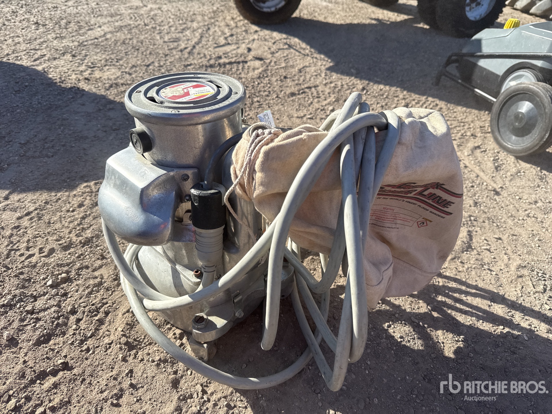 General Appearance with Bild, Ecke hinten rechts