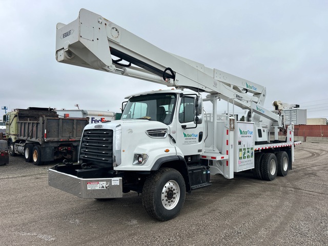 Versalift VST-9000I 90 ft on 2014 Freightliner 108SD 6x6 Bucket Truck