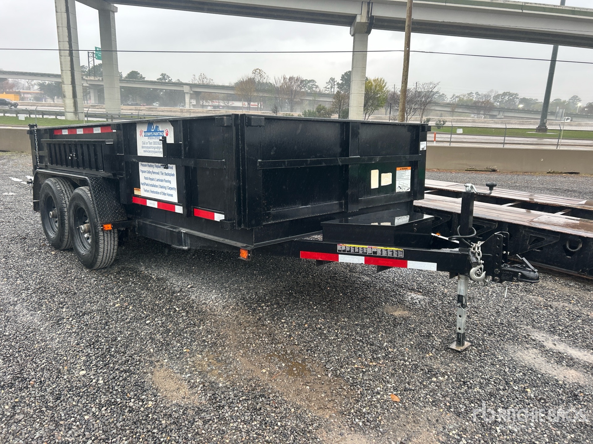 General Appearance with Bild, Ecke vorne rechts