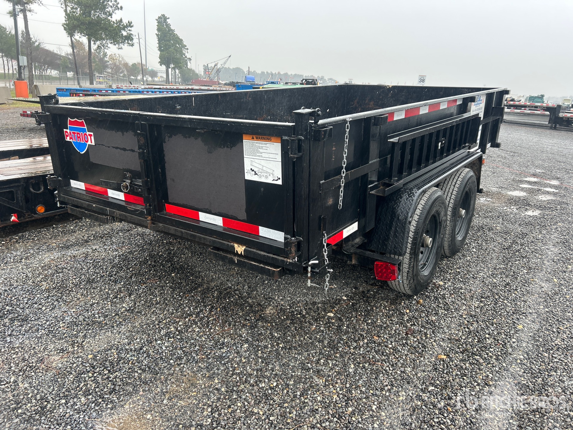 General Appearance with Bild, Ecke hinten rechts