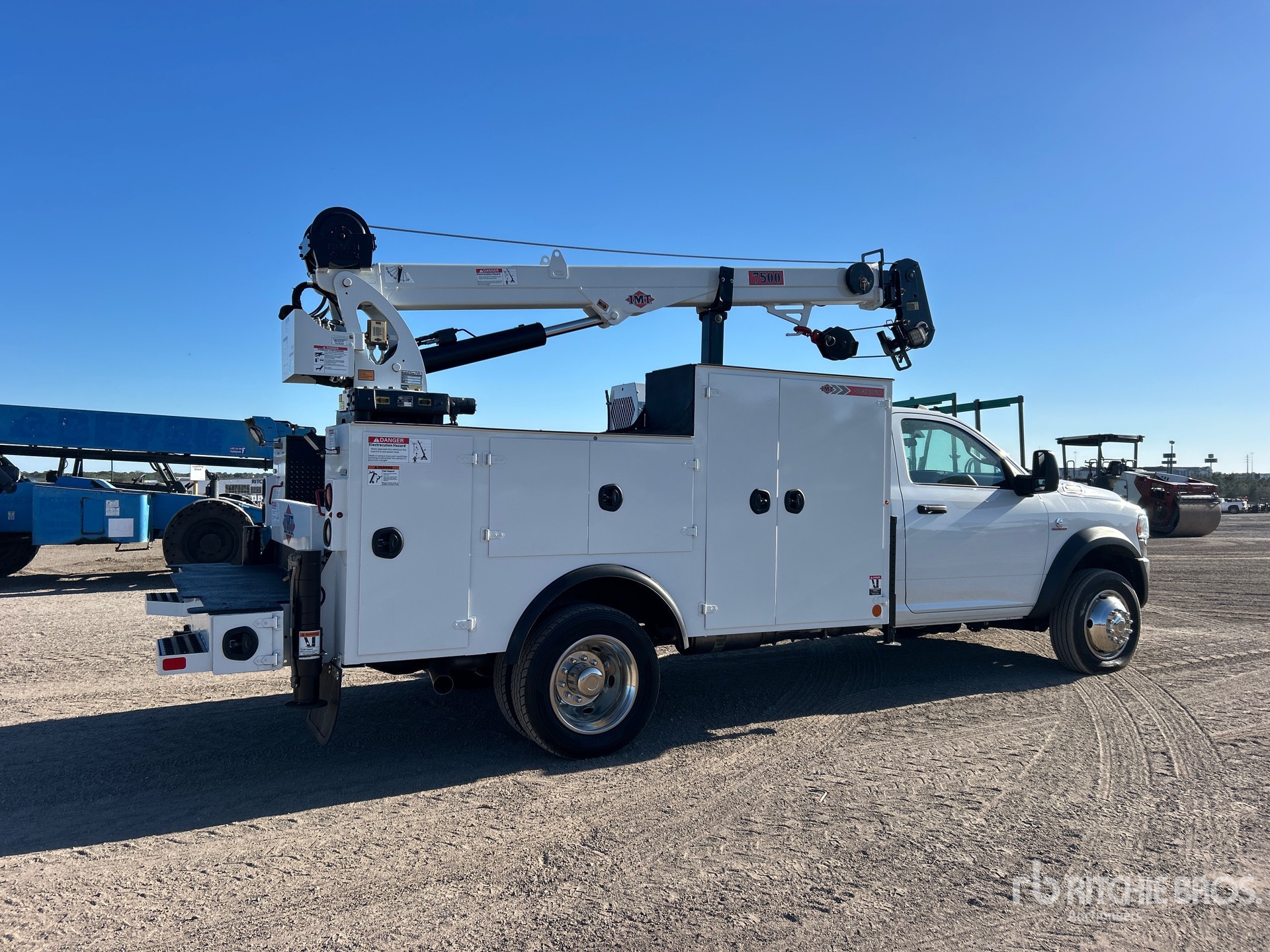 Aspect général with Image, coin arrière droit