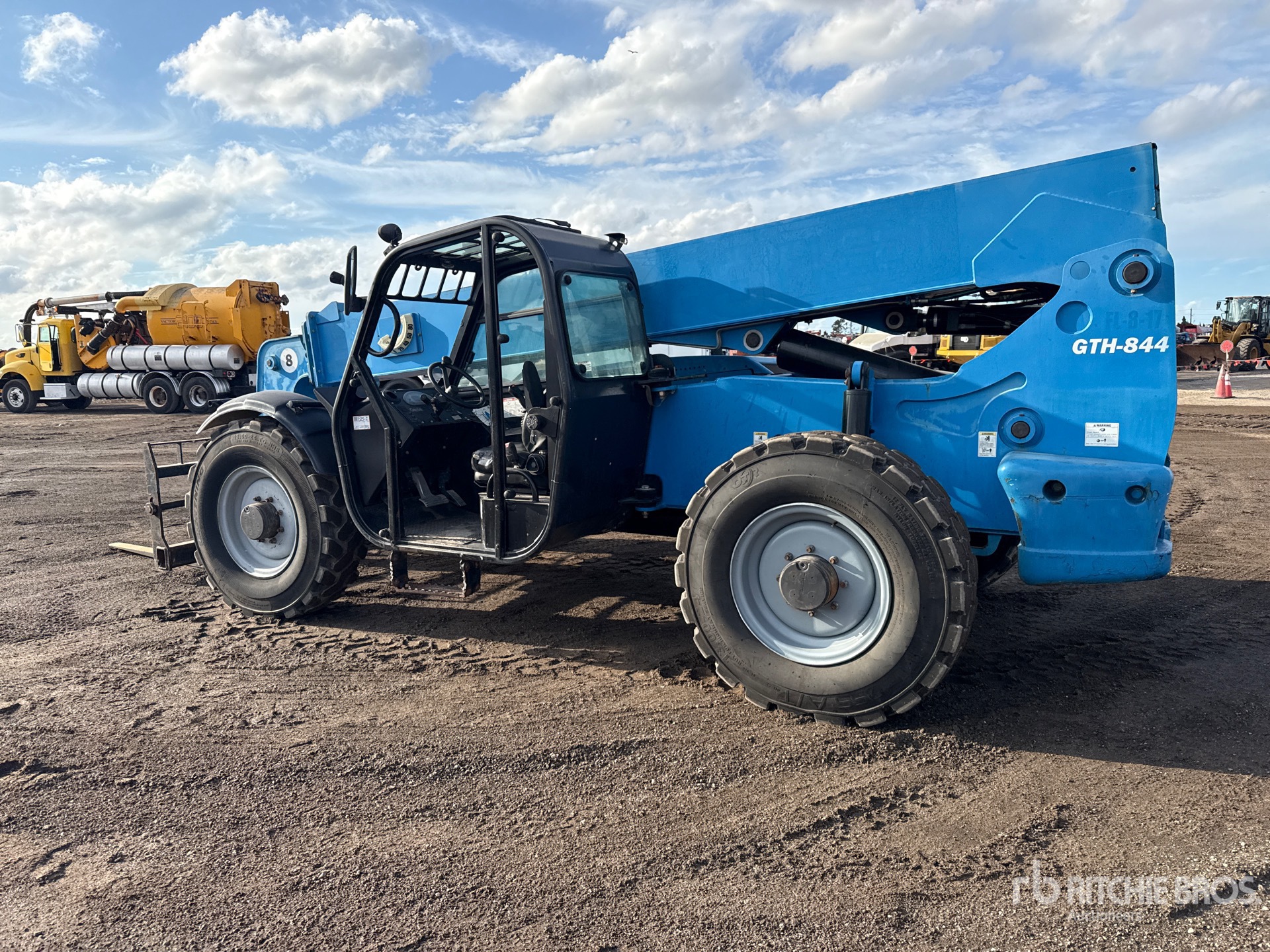 General Appearance with Imagen: esquina trasera izquierda