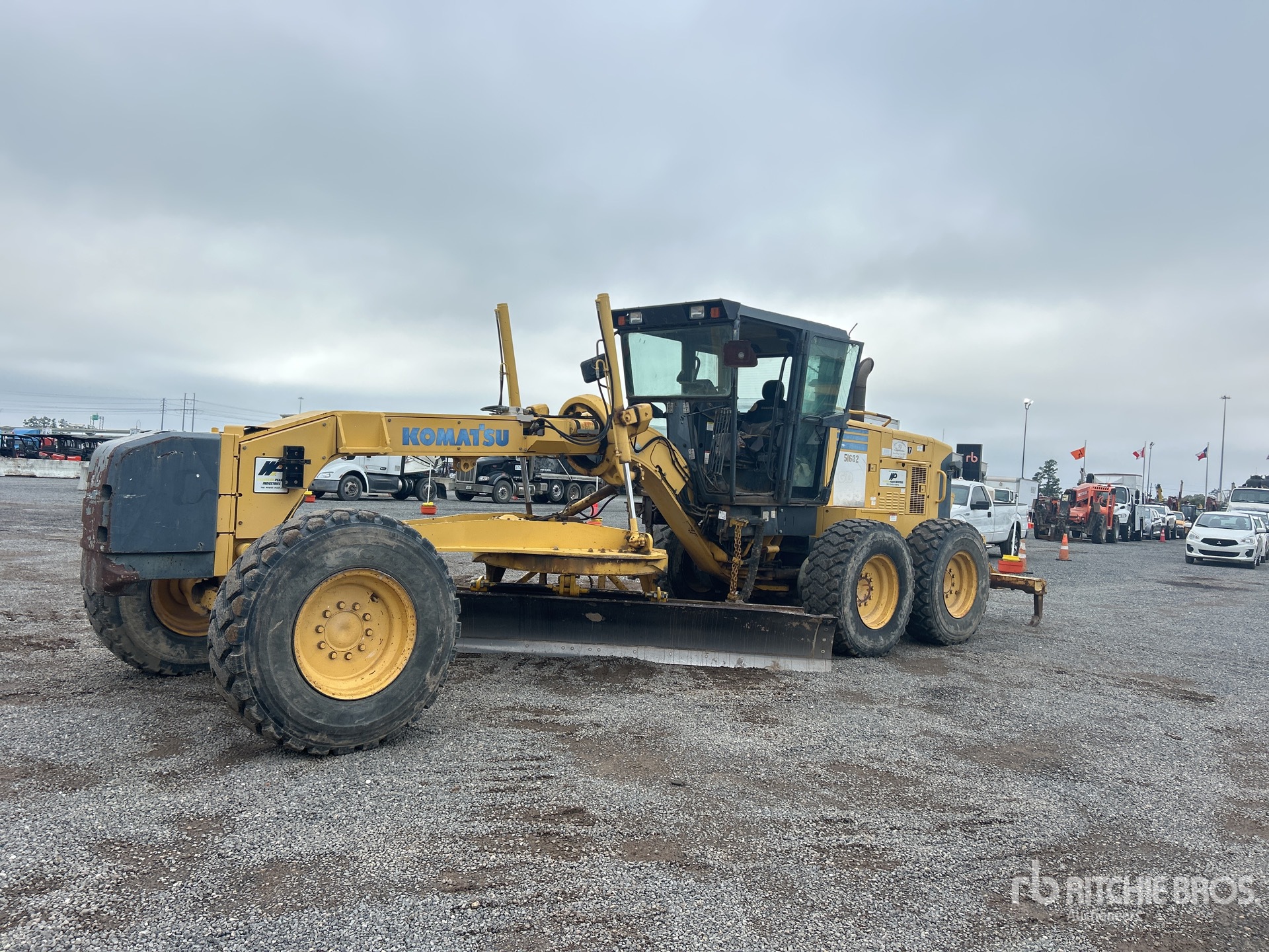 General Appearance with Foto, angolo anteriore sinistro