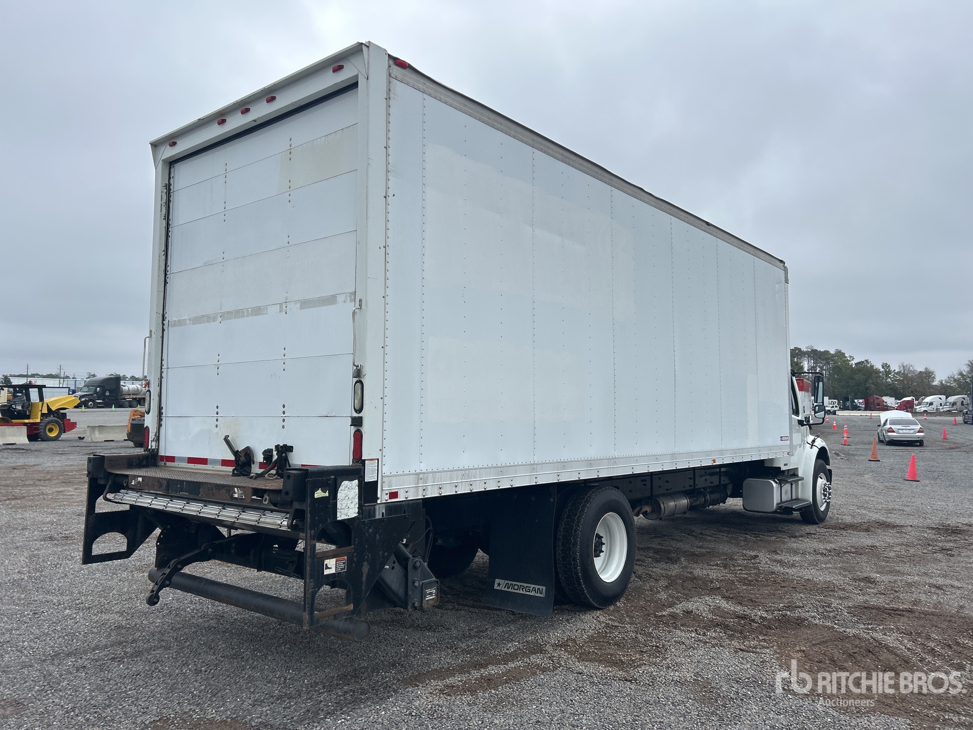 General Appearance with Foto, angolo anteriore sinistro