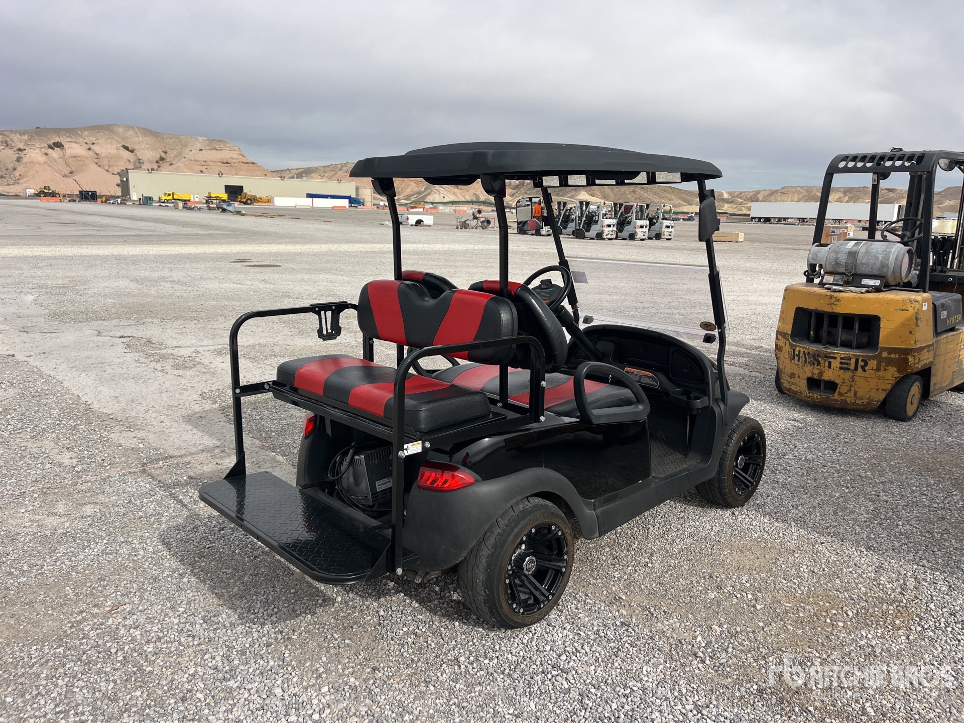 General Appearance with Bild, Ecke hinten rechts