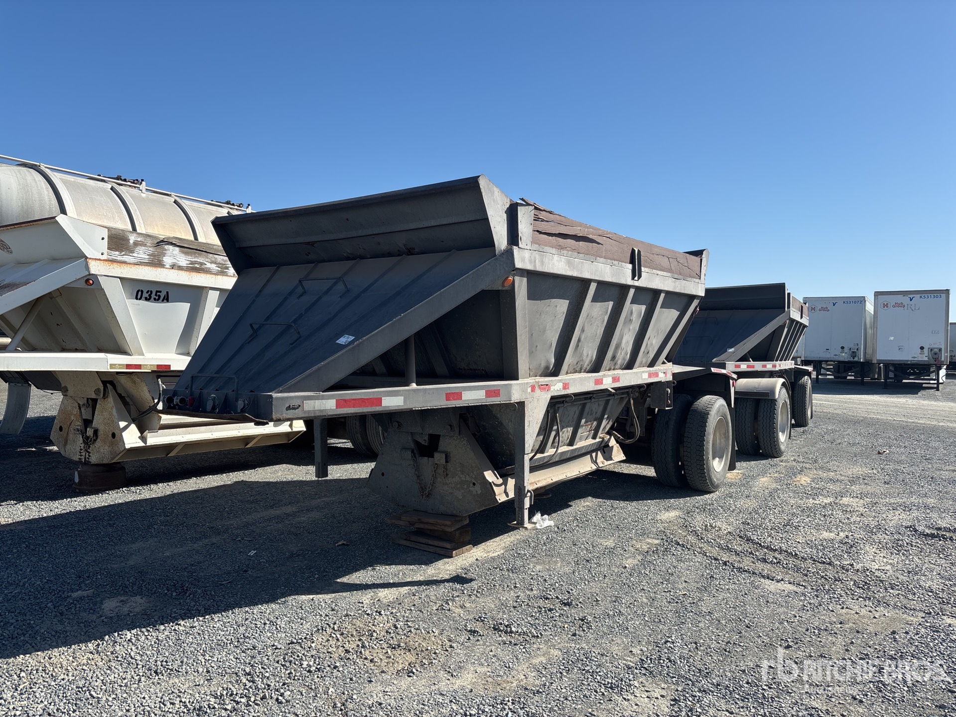 General Appearance with Foto, angolo anteriore sinistro