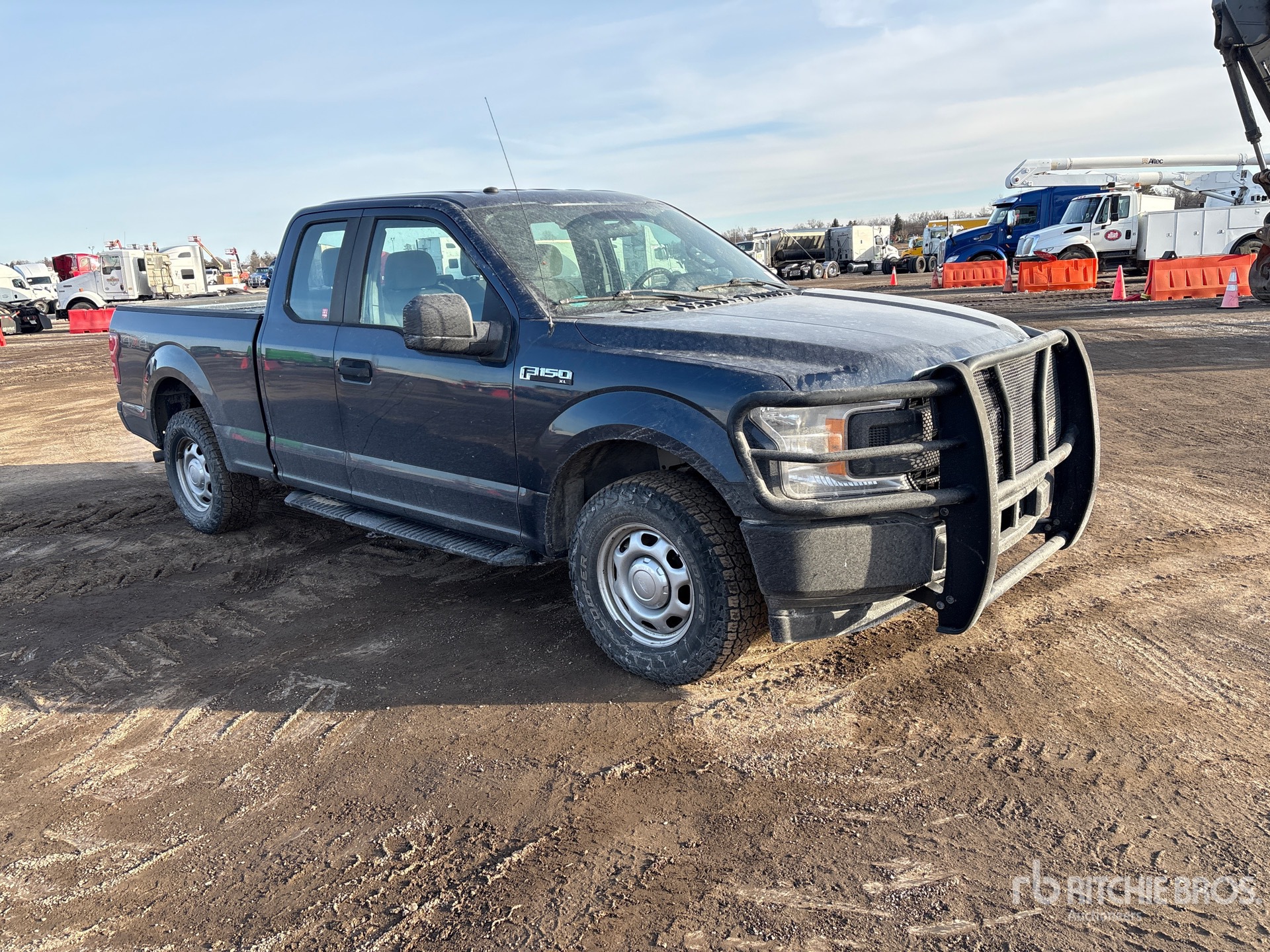 General Appearance with Foto, angolo anteriore destro