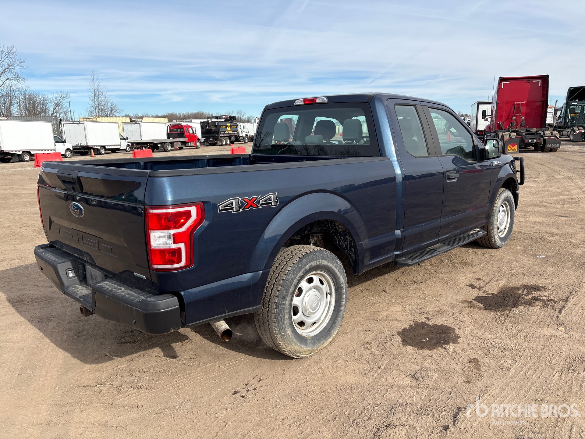 General Appearance with Foto, angolo anteriore sinistro