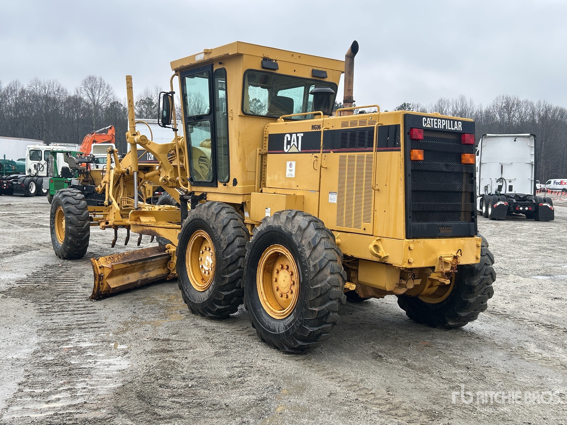 General Appearance with Foto, angolo posteriore sinistro