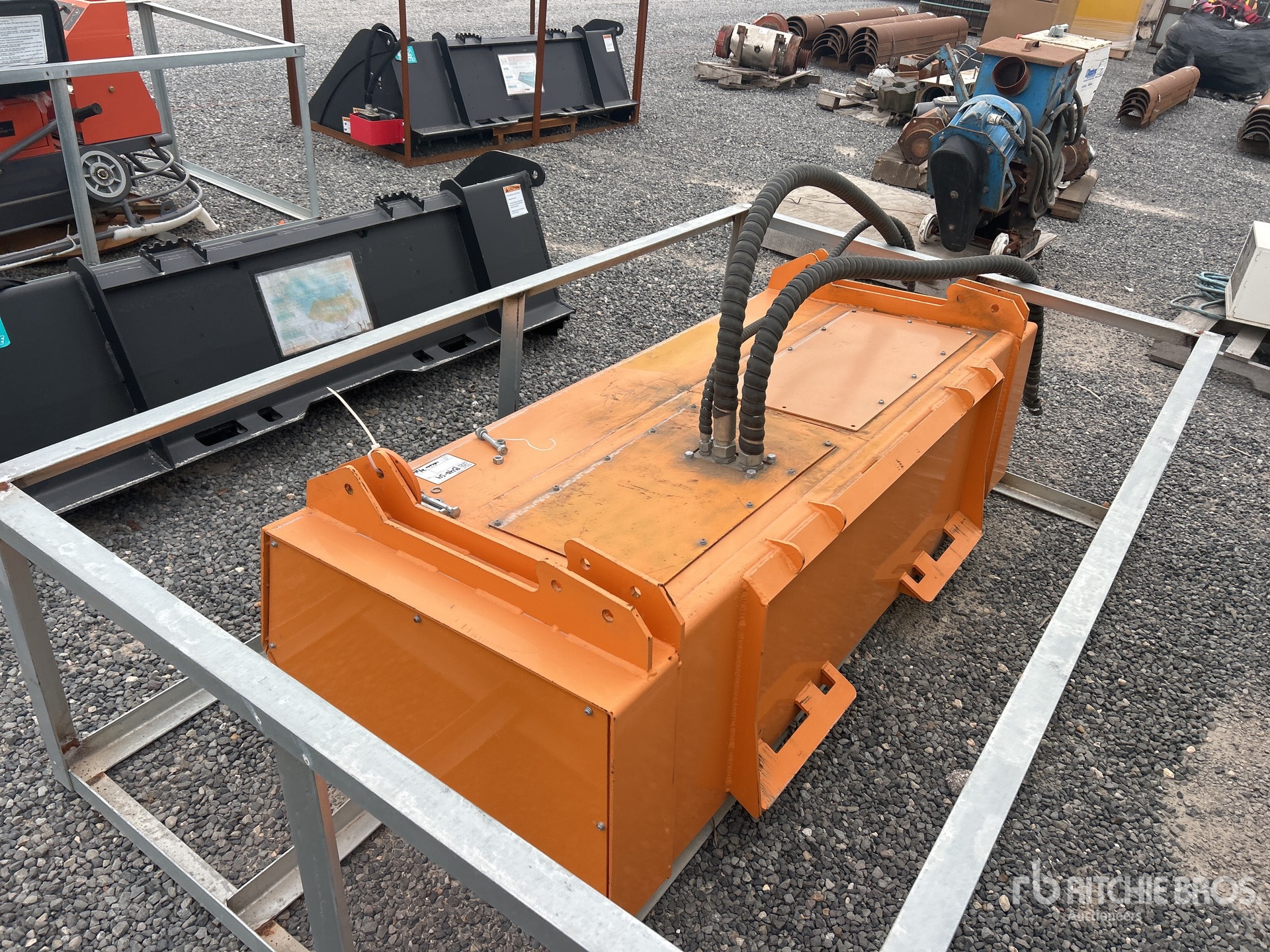 General Appearance with Foto, angolo posteriore sinistro