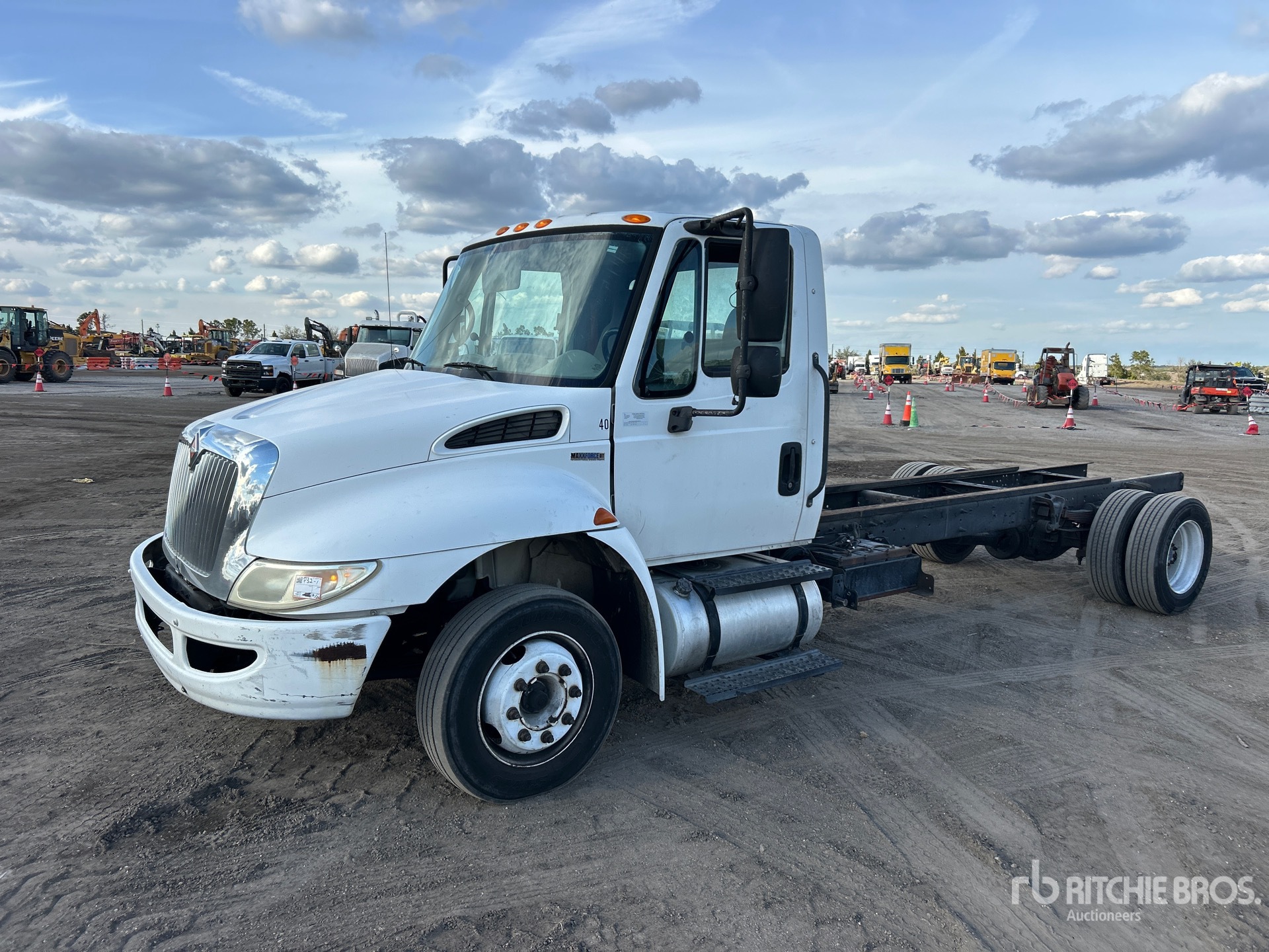 General Appearance with Bild, Ecke vorne links