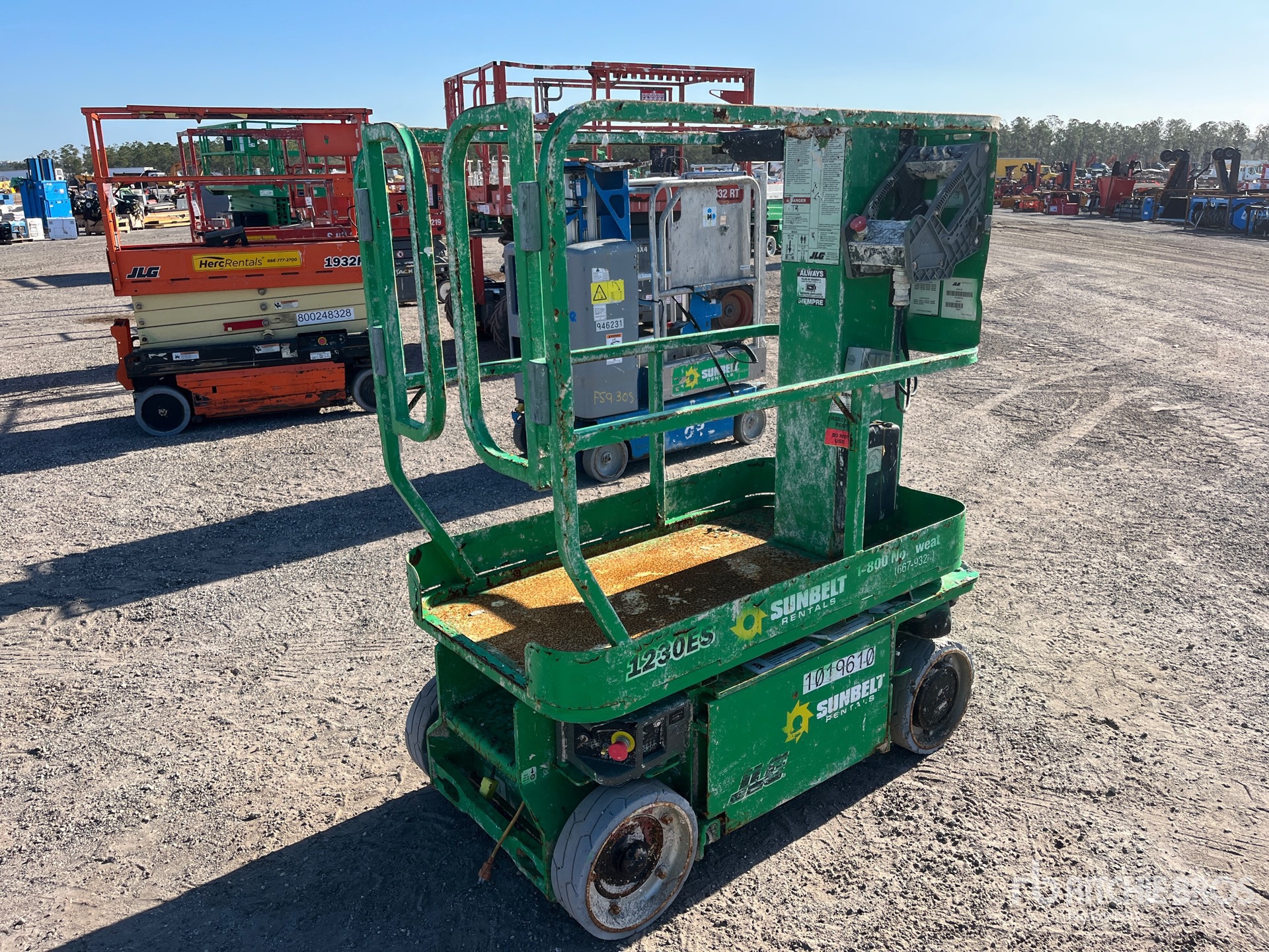 General Appearance with Picture, Right Rear Corner