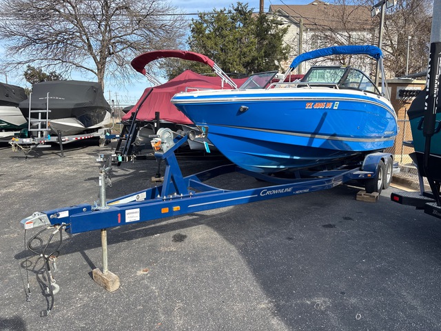 2017 Chaparral 227Si Bowrider Boat w/2015 Heritage Crown Line E6 Trailer 2017 Chaparral 227Si Bowrider Boat w/2015 Heritage Crown Line E6 Trailer