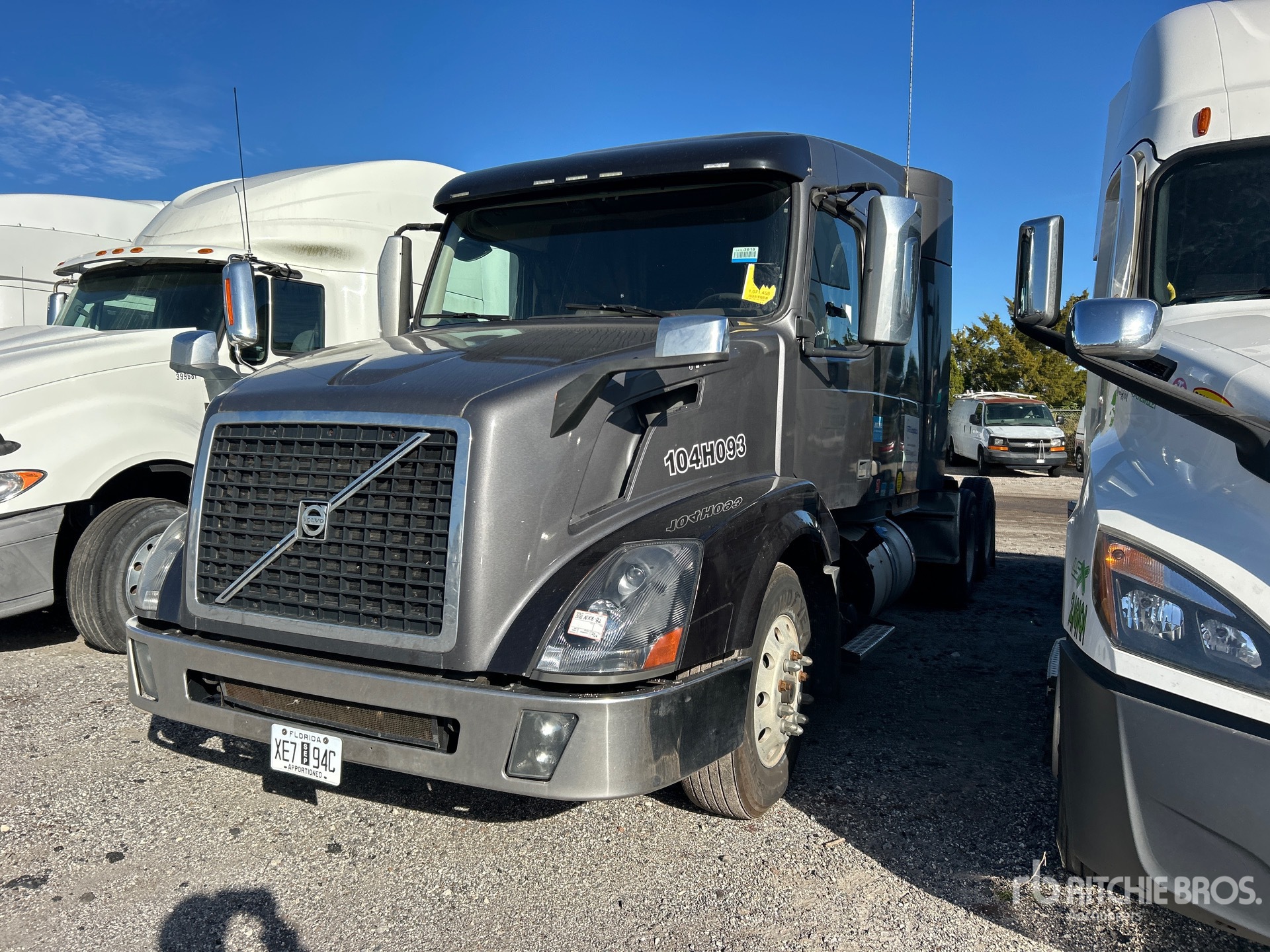 General Appearance with Bild, Ecke vorne links