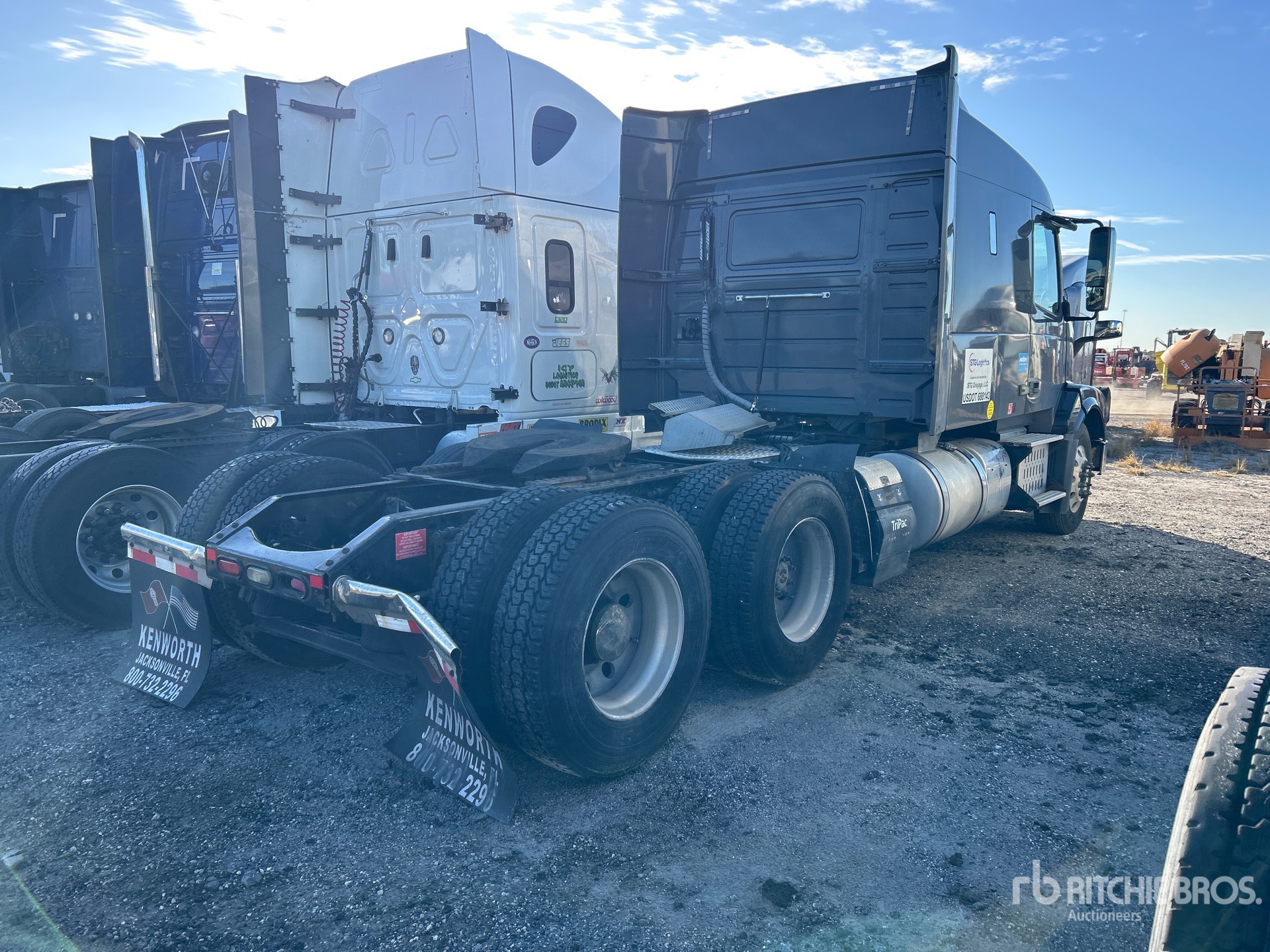 General Appearance with Bild, Ecke hinten rechts