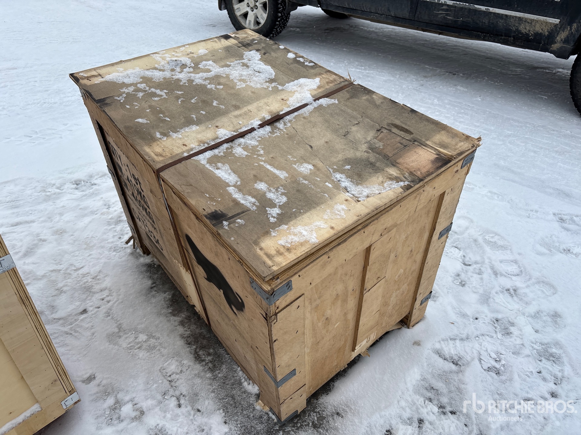 General Appearance with Picture, Right Rear Corner