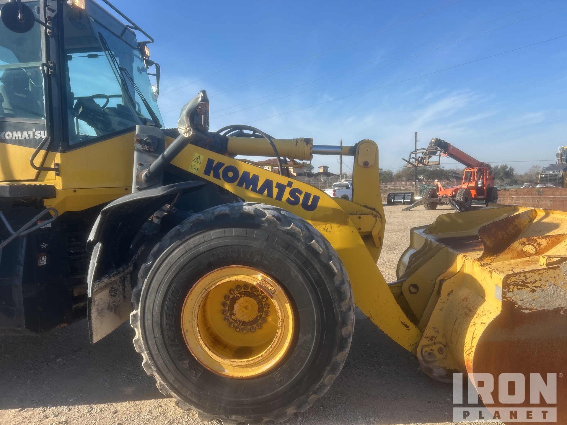 2021 Komatsu WA380-8