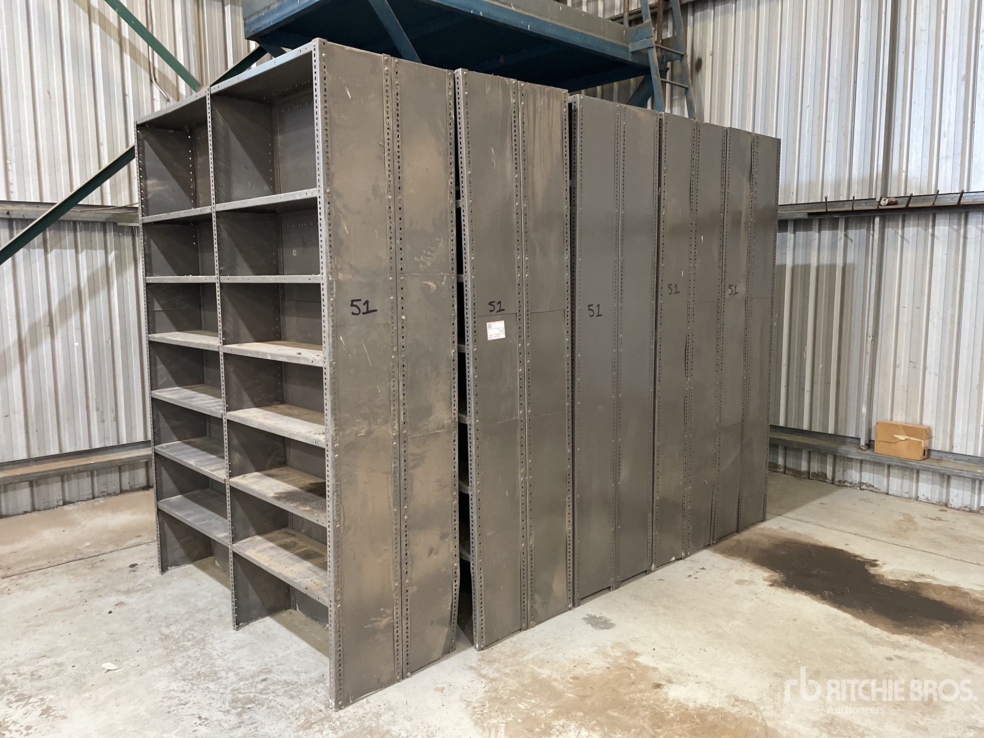 General Appearance with Bild, Ecke vorne links