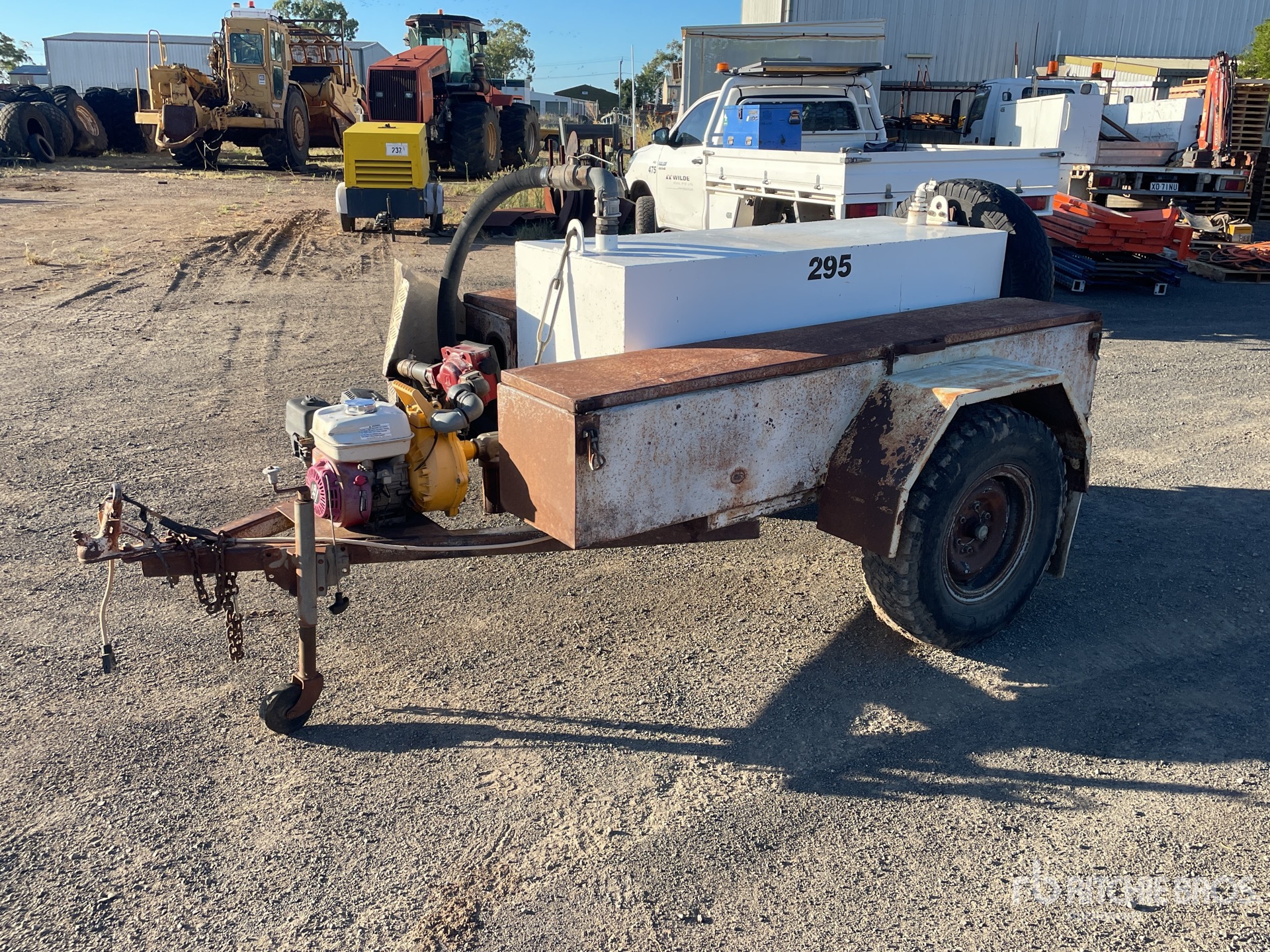 General Appearance with Picture, Right Front Corner