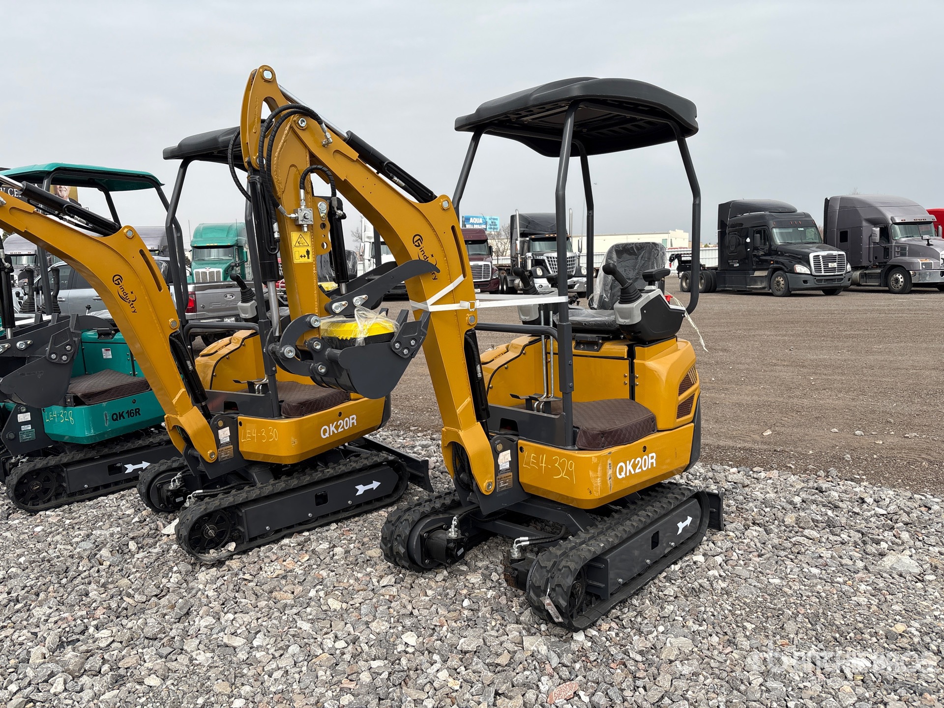 General Appearance with Picture, Left Front Corner