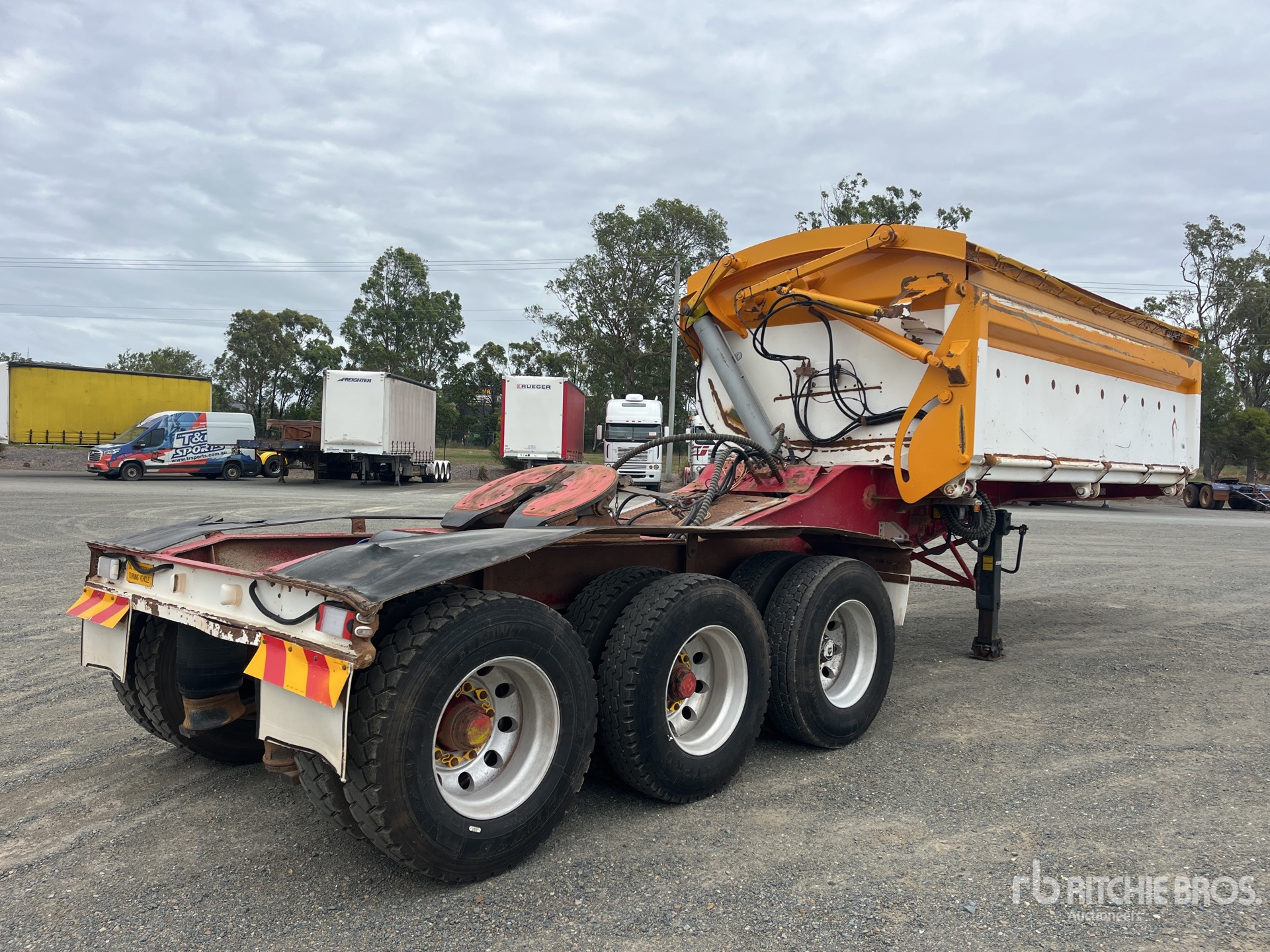 General Appearance with Bild, Ecke hinten links