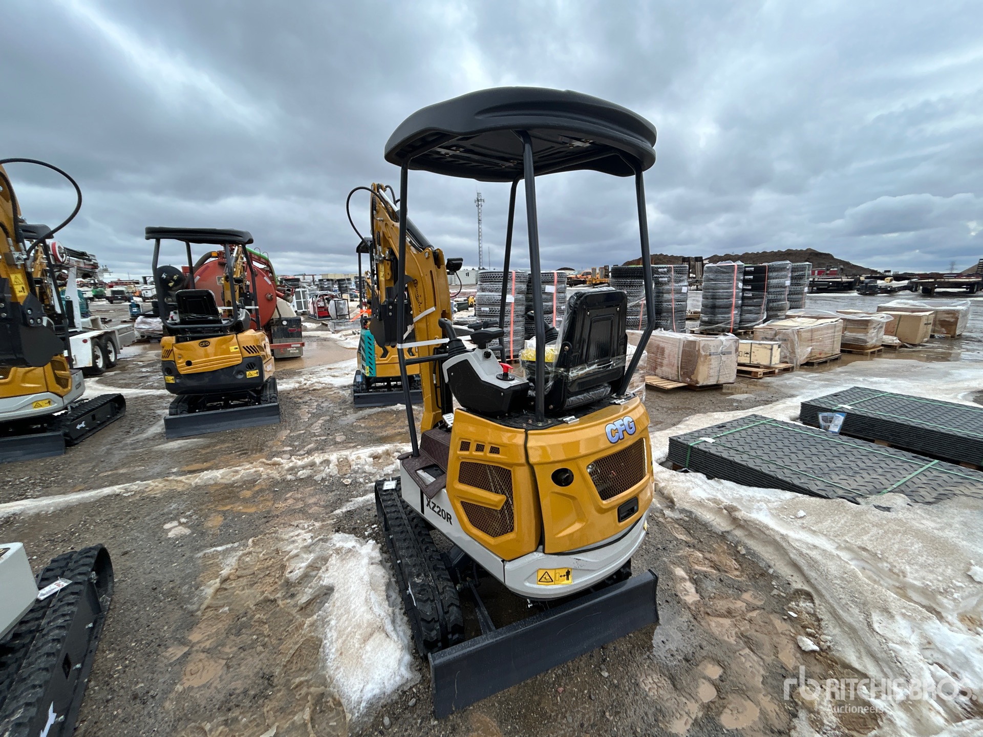 General Appearance with Picture, Left Rear Corner