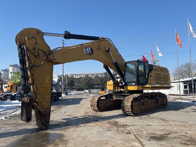 2023 Cat 374 Tracked Excavator