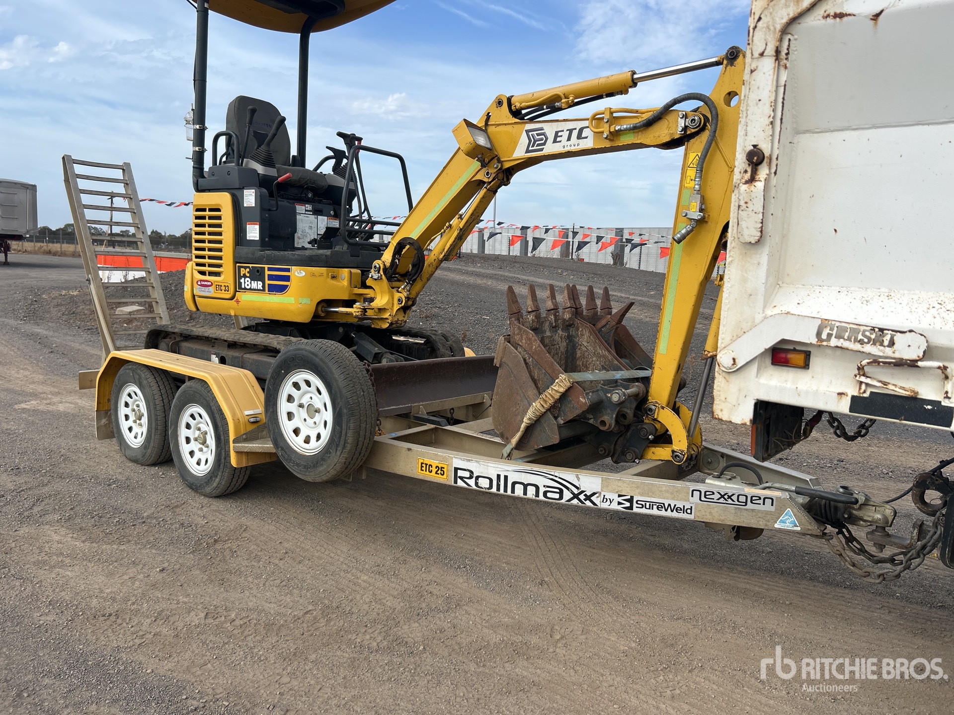 General Appearance with Picture, Left Front Corner