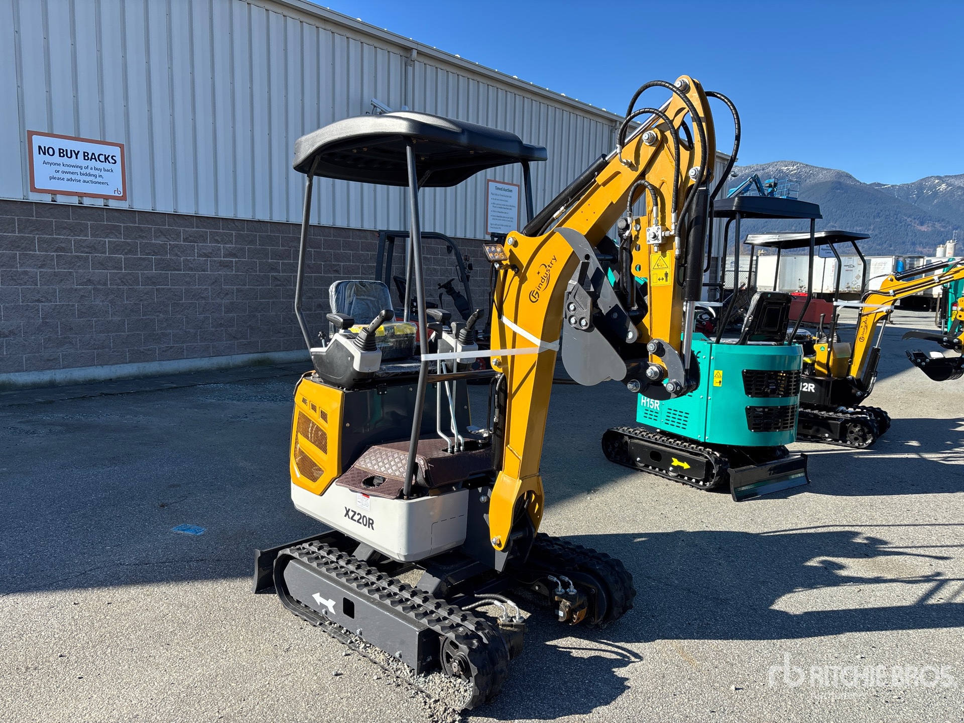 General Appearance with Picture, Right Front Corner