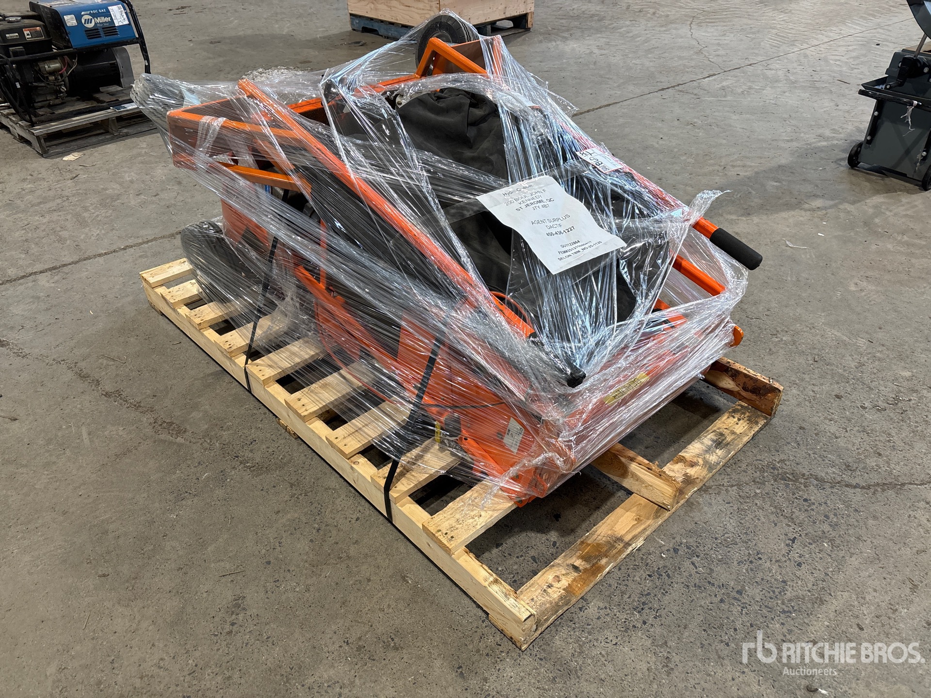 General Appearance with Picture, Right Front Corner