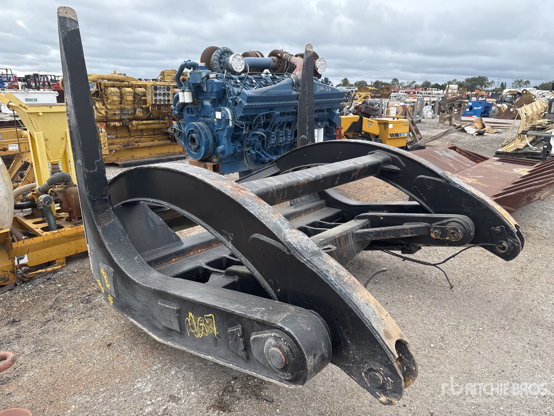 General Appearance with Foto, angolo anteriore destro