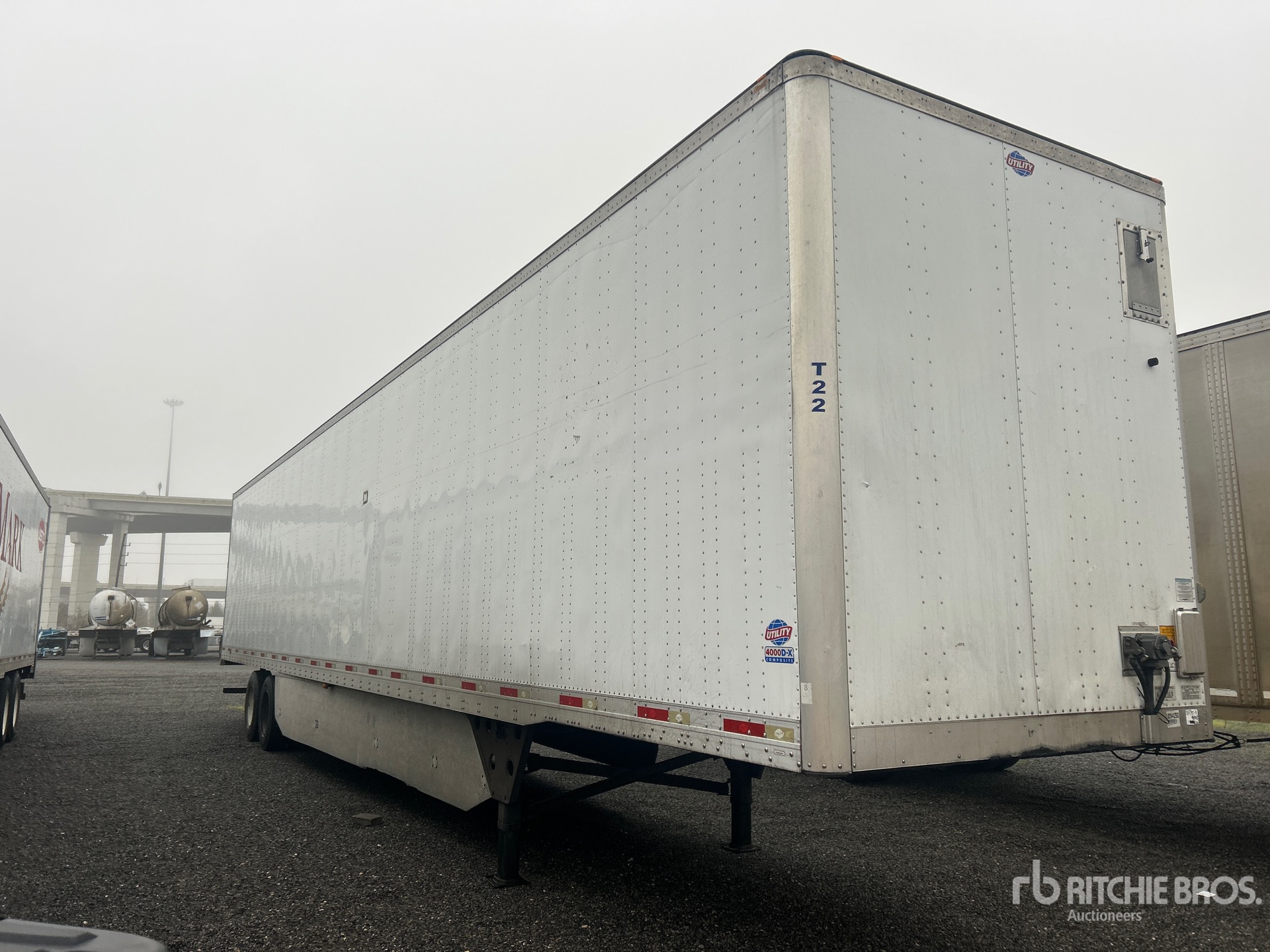 Aspect général with Image, coin avant droit