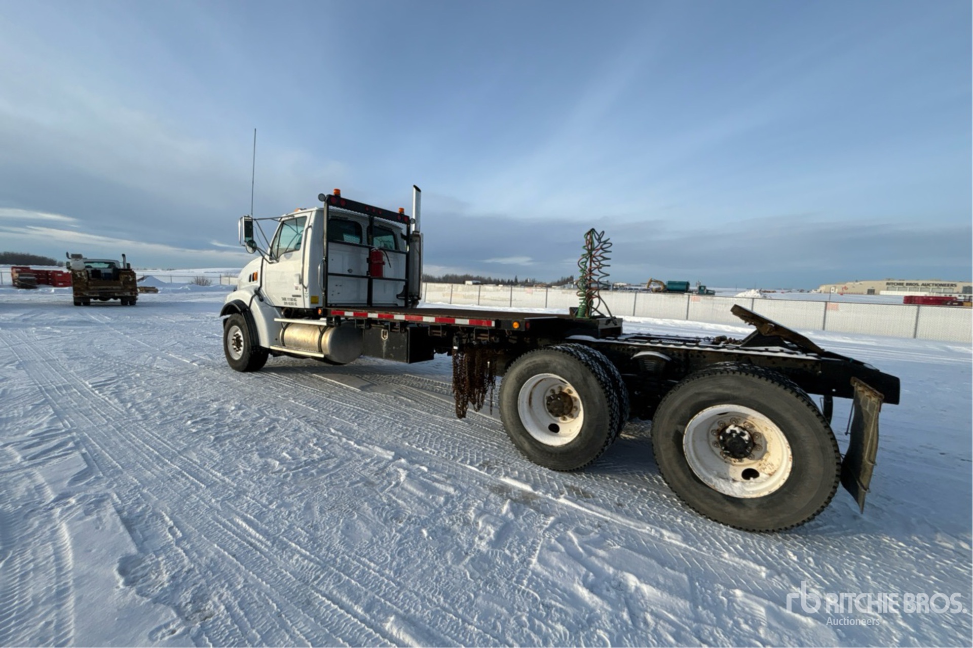 General Appearance with Foto, angolo posteriore sinistro