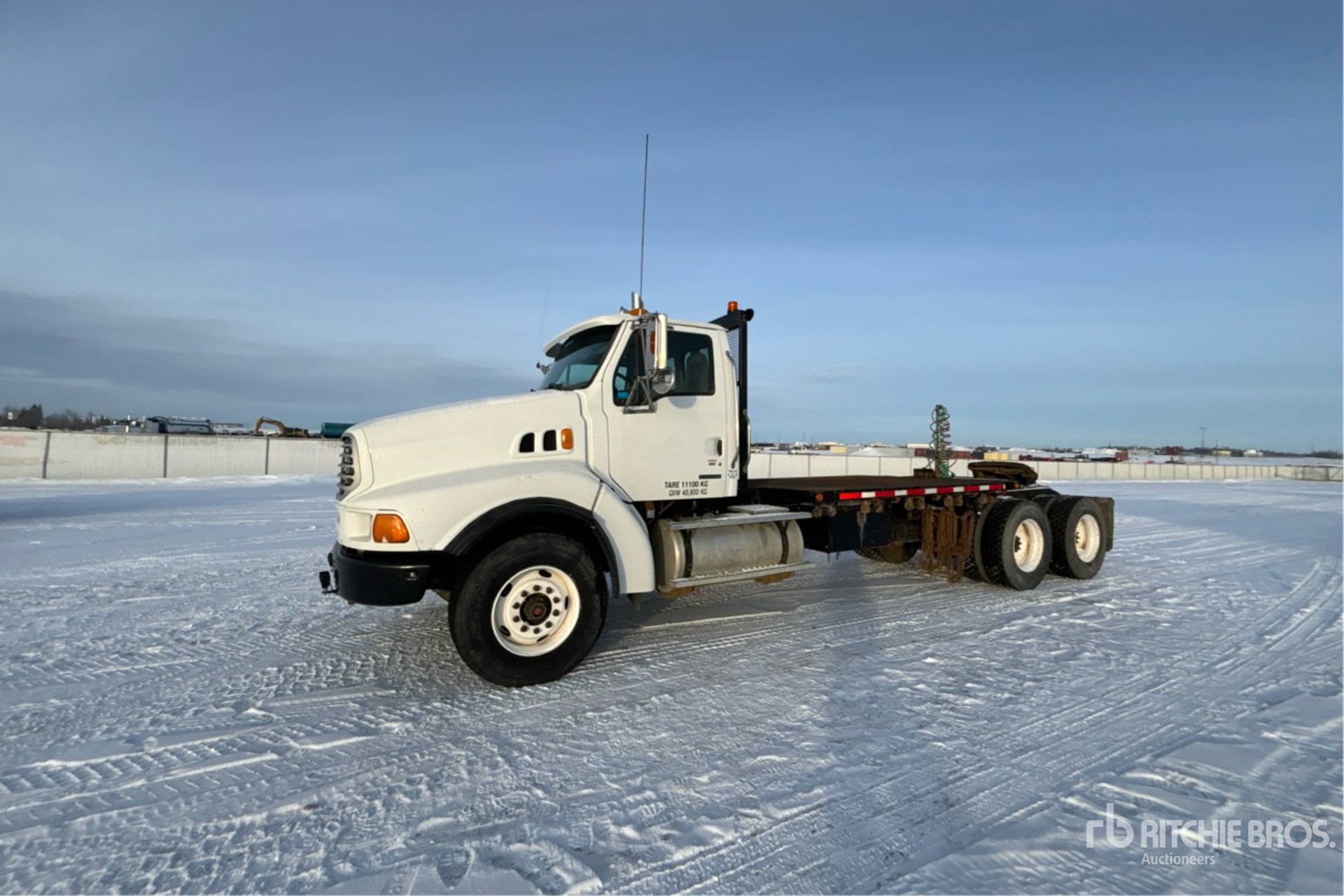 General Appearance with Foto, angolo anteriore sinistro