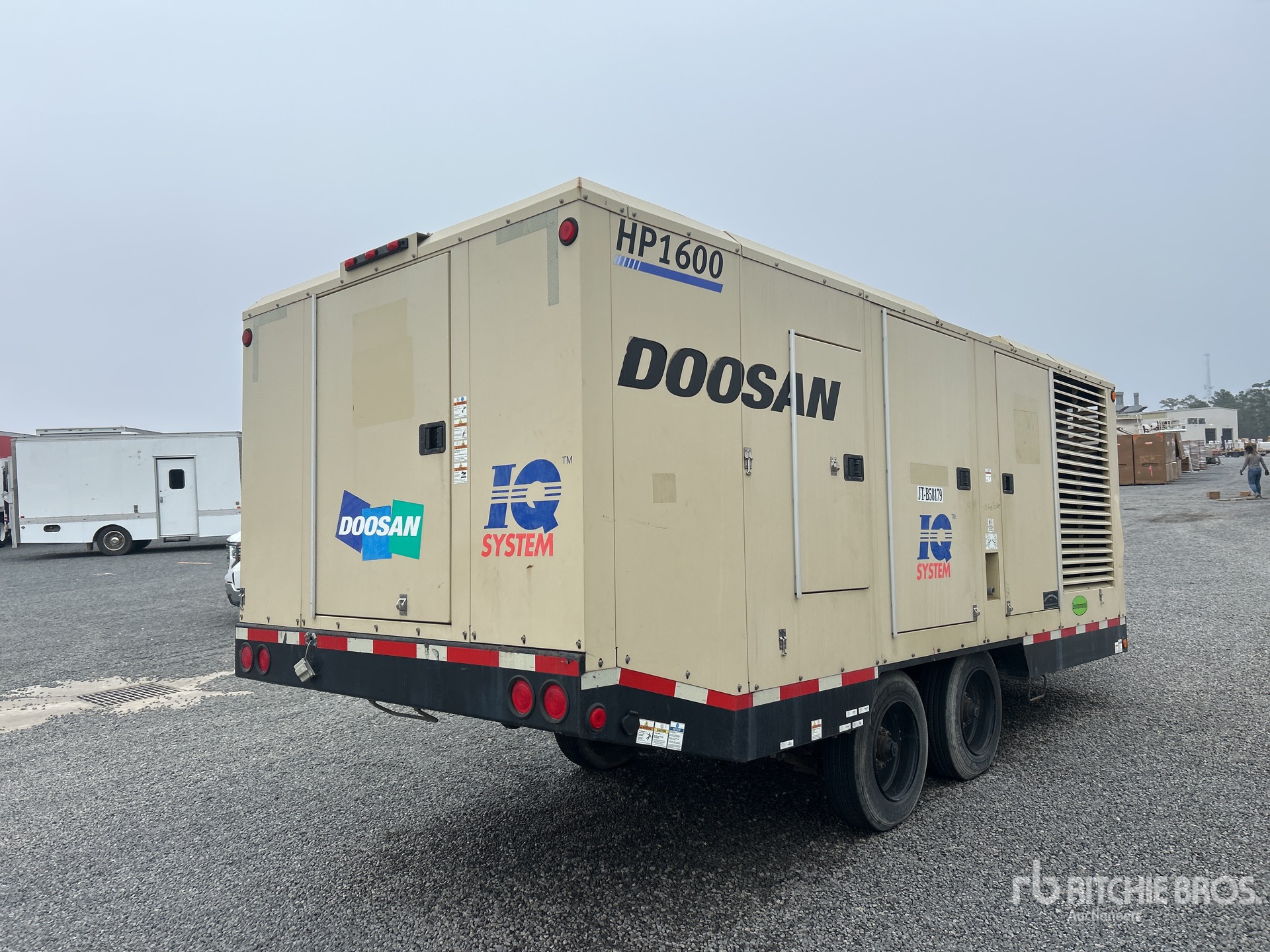 General Appearance with Bild, Ecke hinten rechts