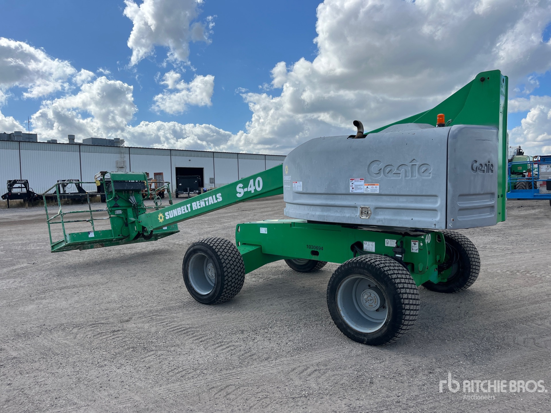 General Appearance with Imagen: esquina trasera izquierda