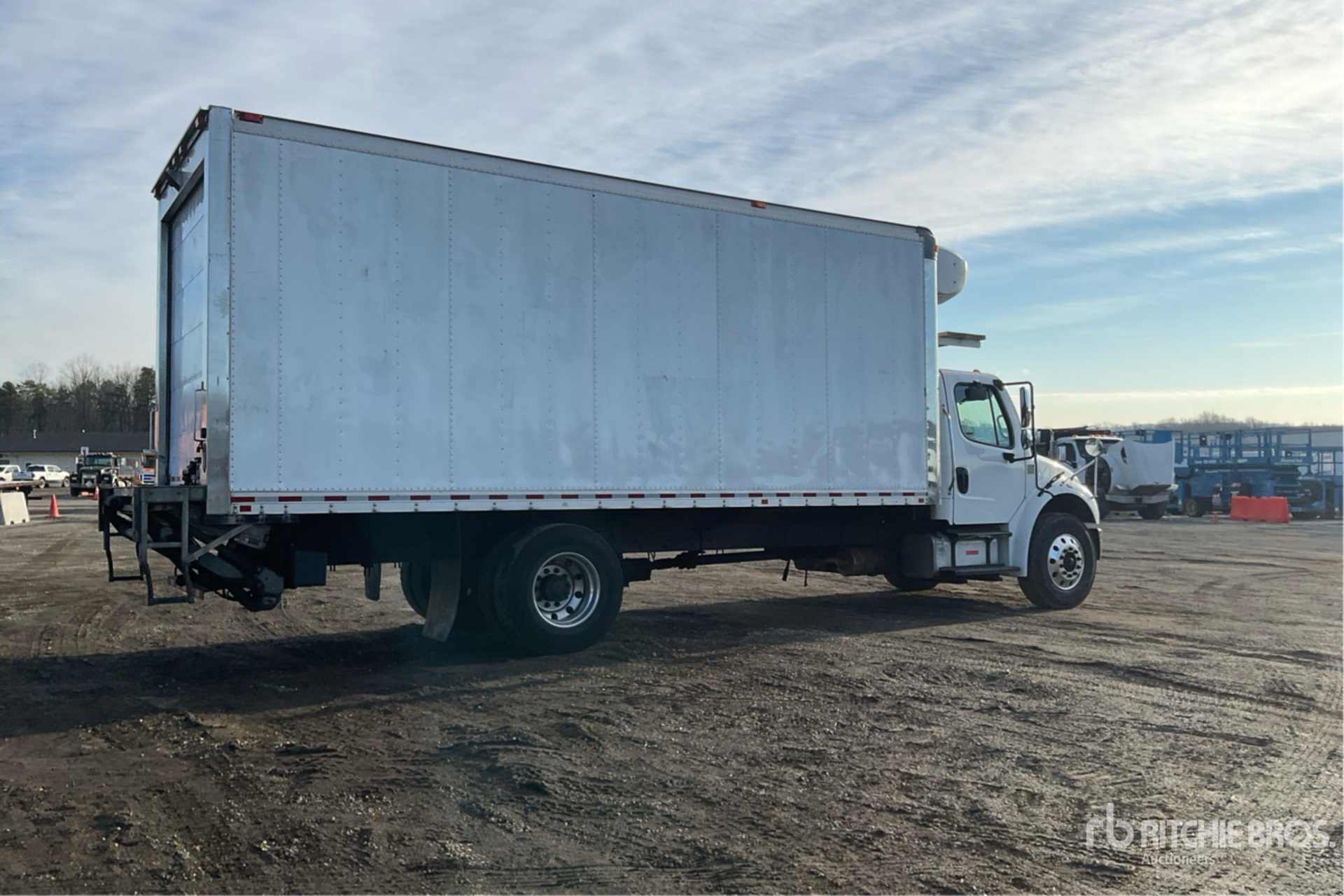 General Appearance with Bild, Ecke hinten rechts