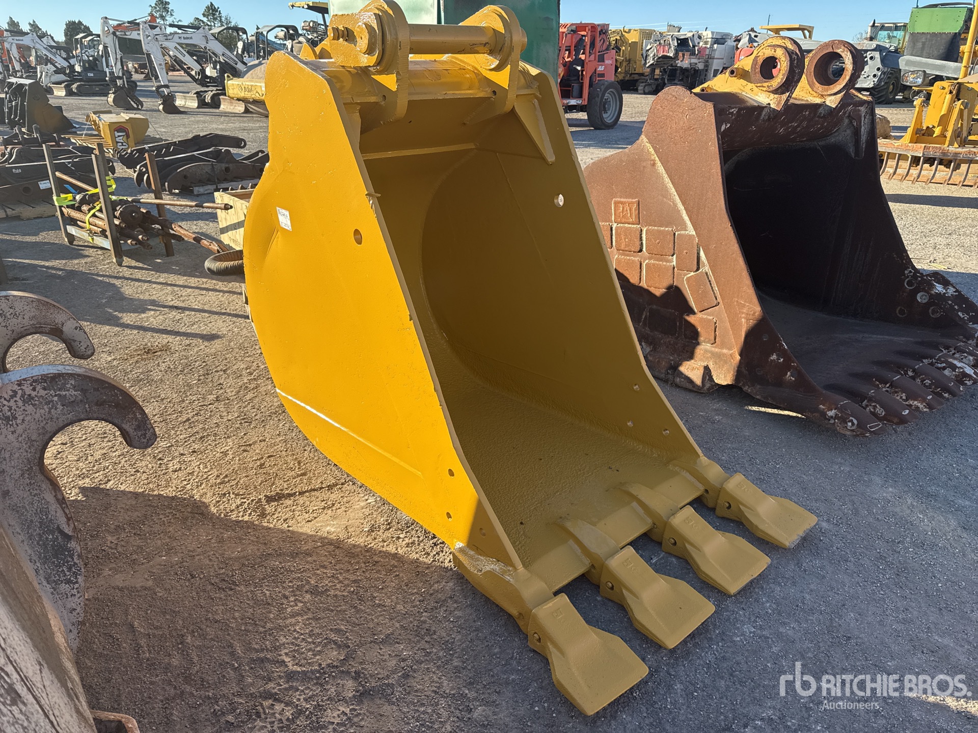 General Appearance with Bild, Ecke vorne links