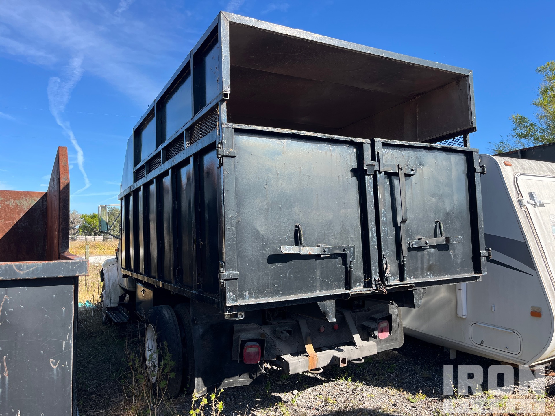 General Appearance with Bild, Ecke hinten links