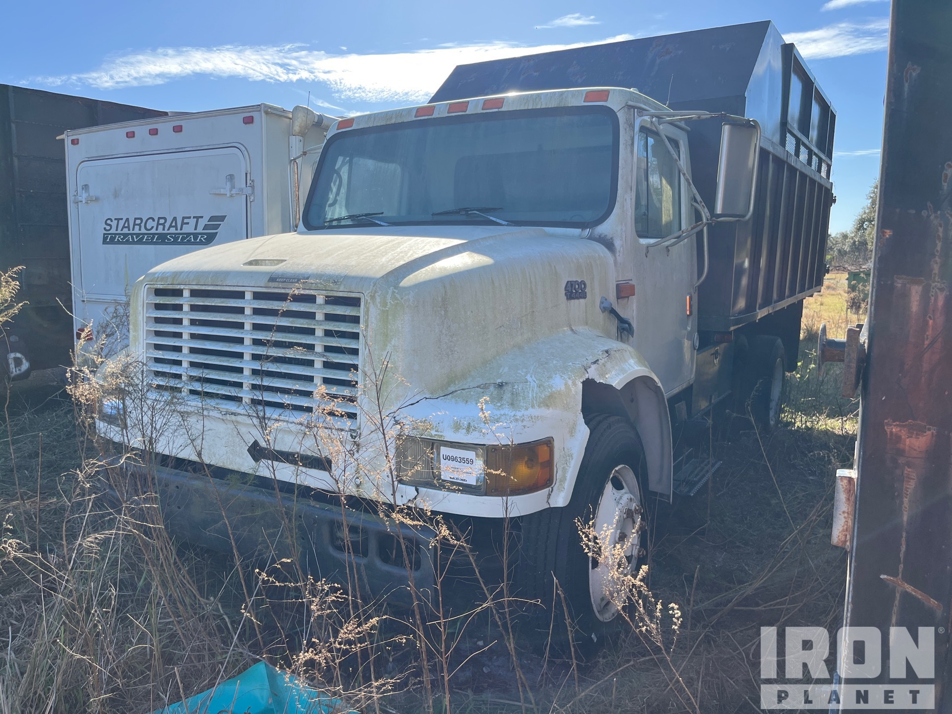 General Appearance with Bild, Ecke vorne links