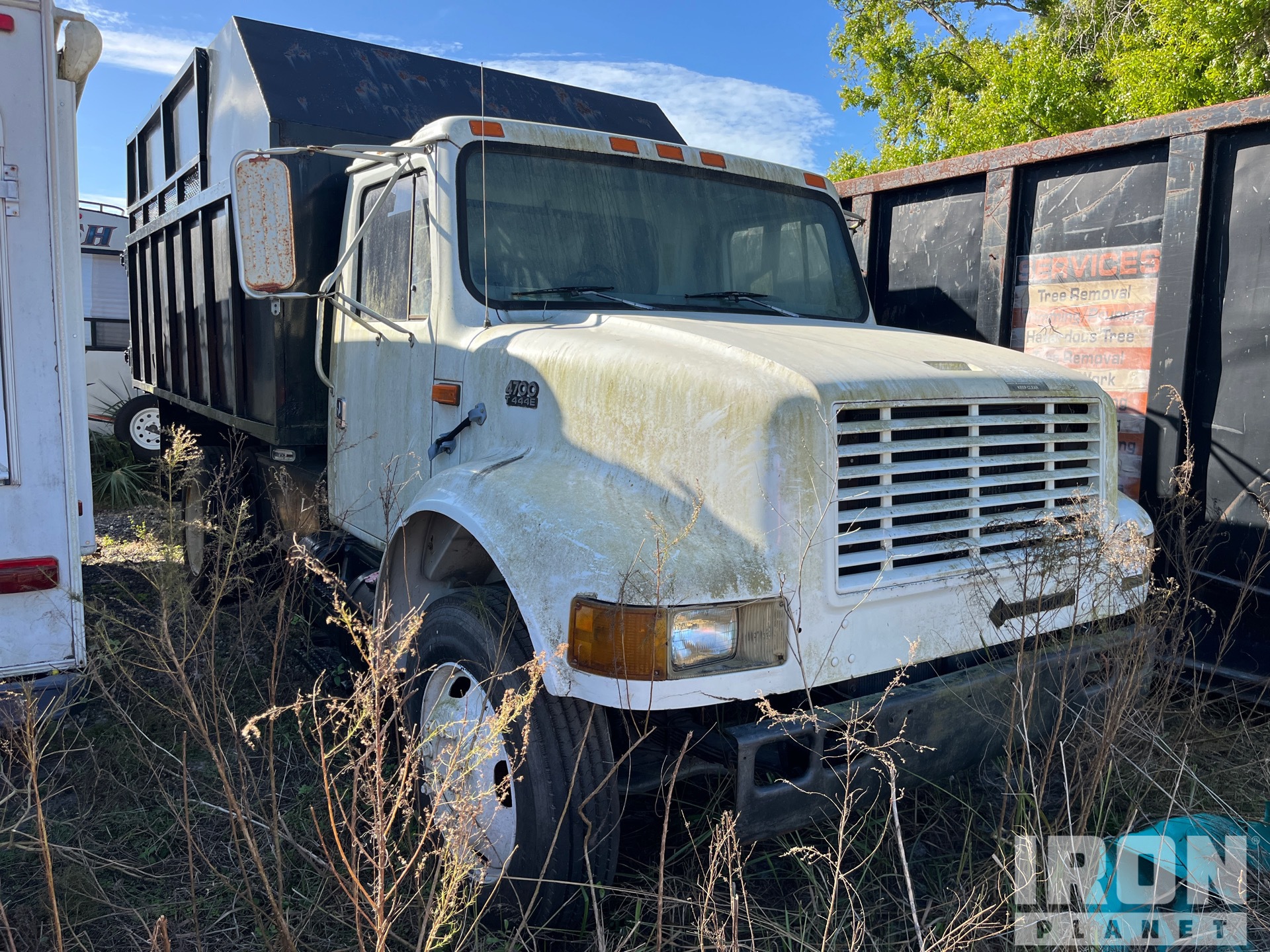 General Appearance with Bild, Ecke vorne rechts