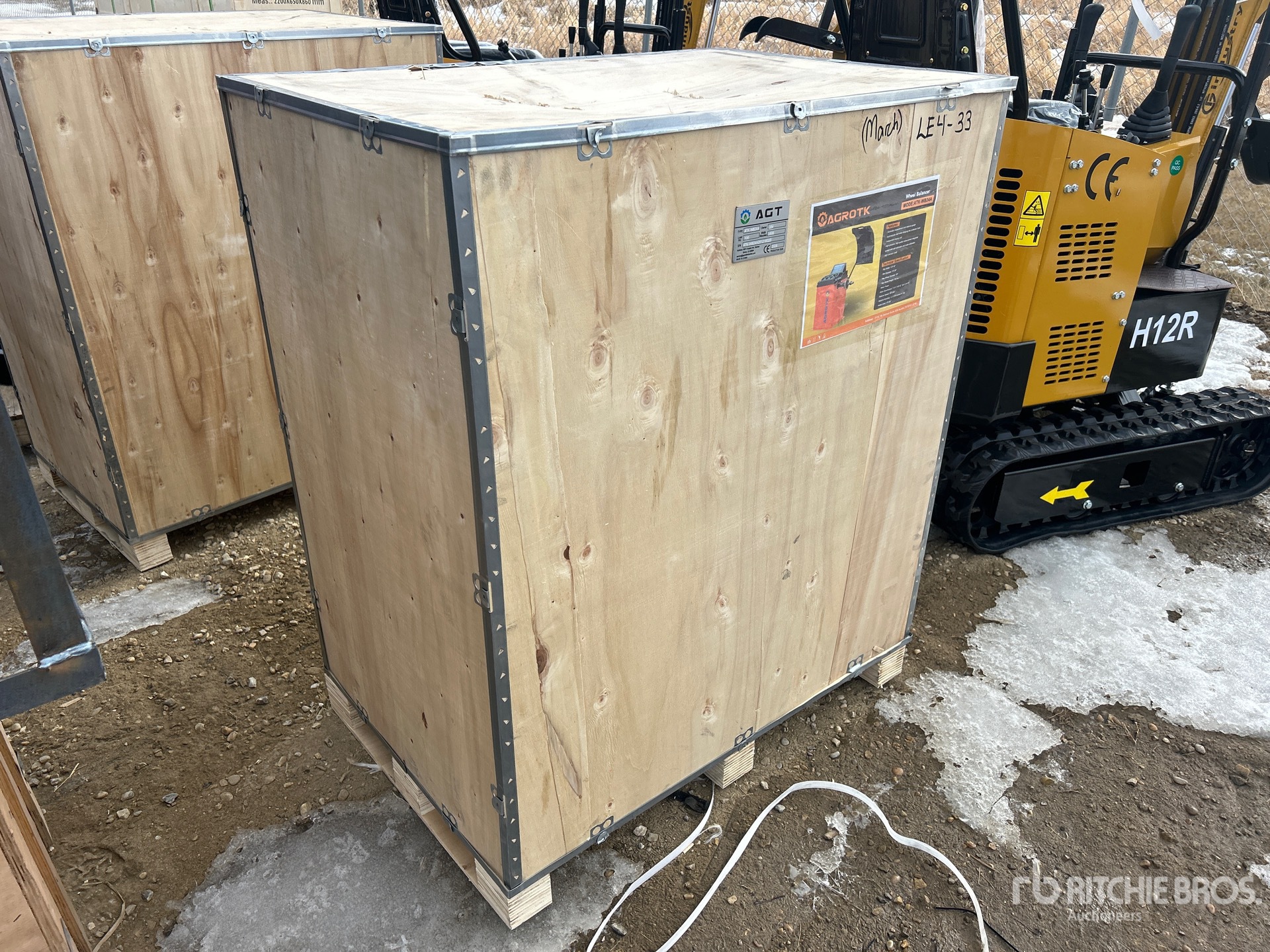 General Appearance with Picture, Left Front Corner