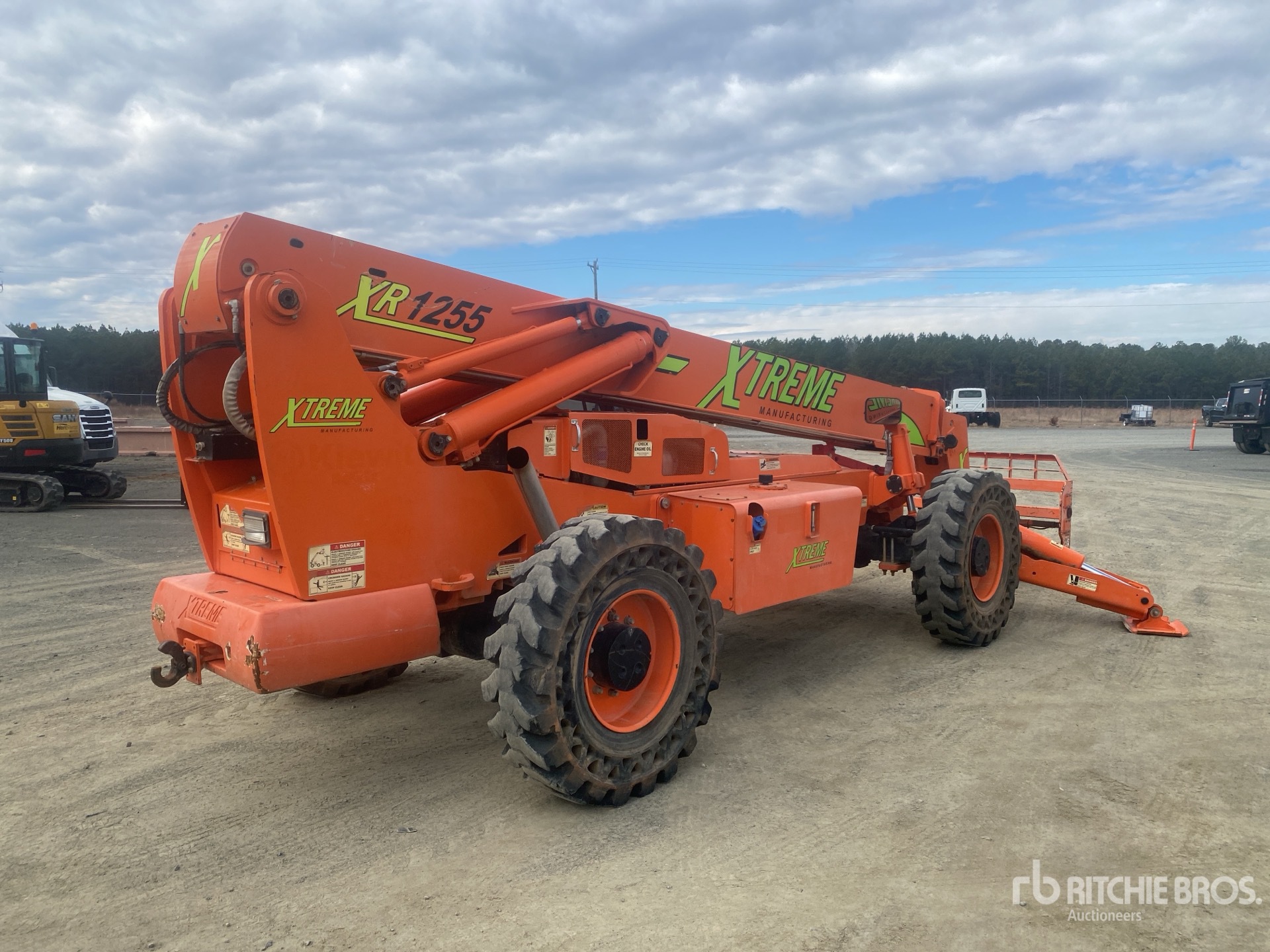 General Appearance with Picture, Right Rear Corner